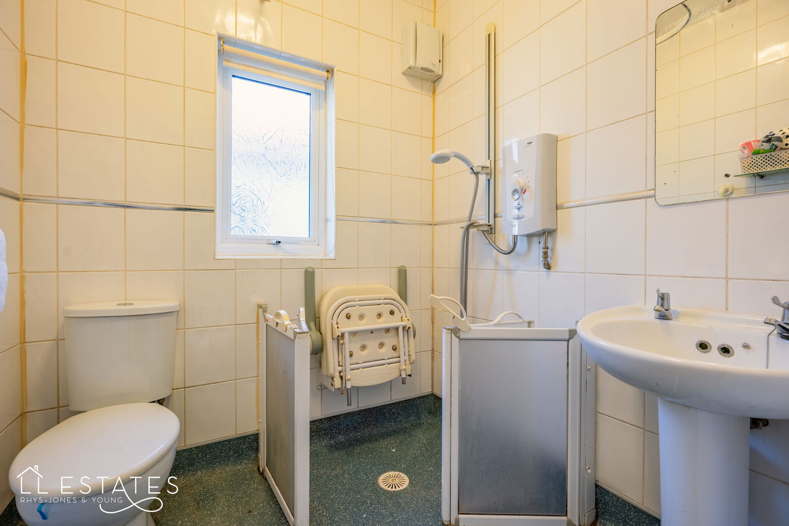 2 bed bungalow for sale in St. Margarets Drive, Rhyl  - Property Image 7