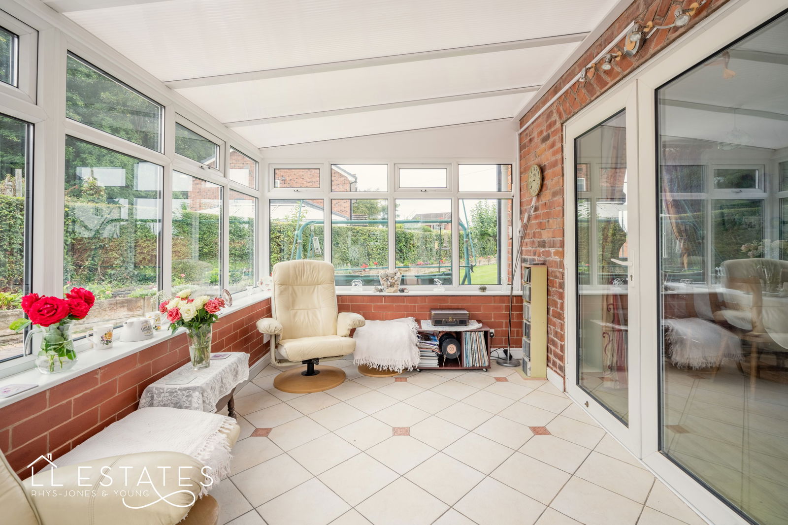 3 bed detached house for sale, Denbigh 5