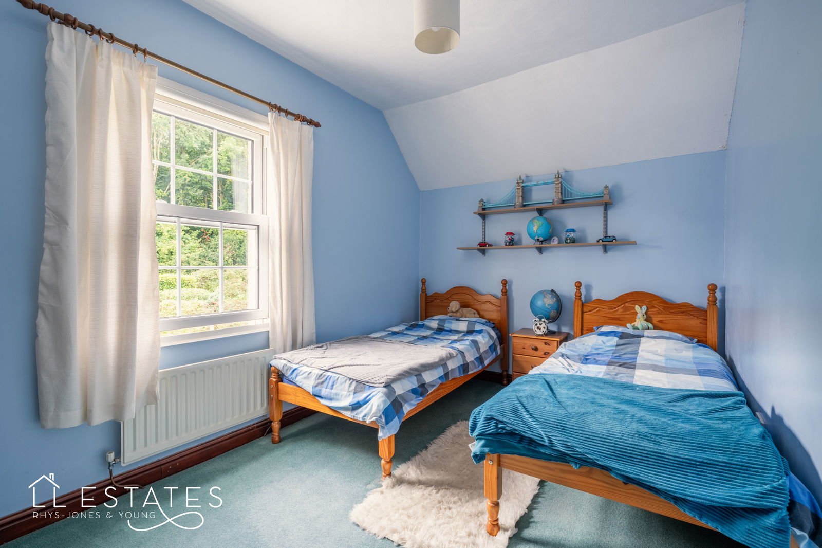 3 bed detached house for sale, Denbigh 9