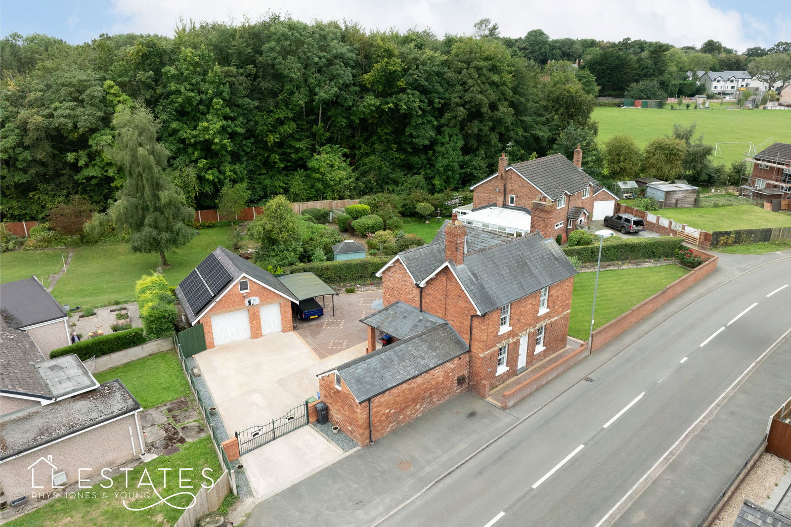 3 bed detached house for sale, Denbigh  - Property Image 1