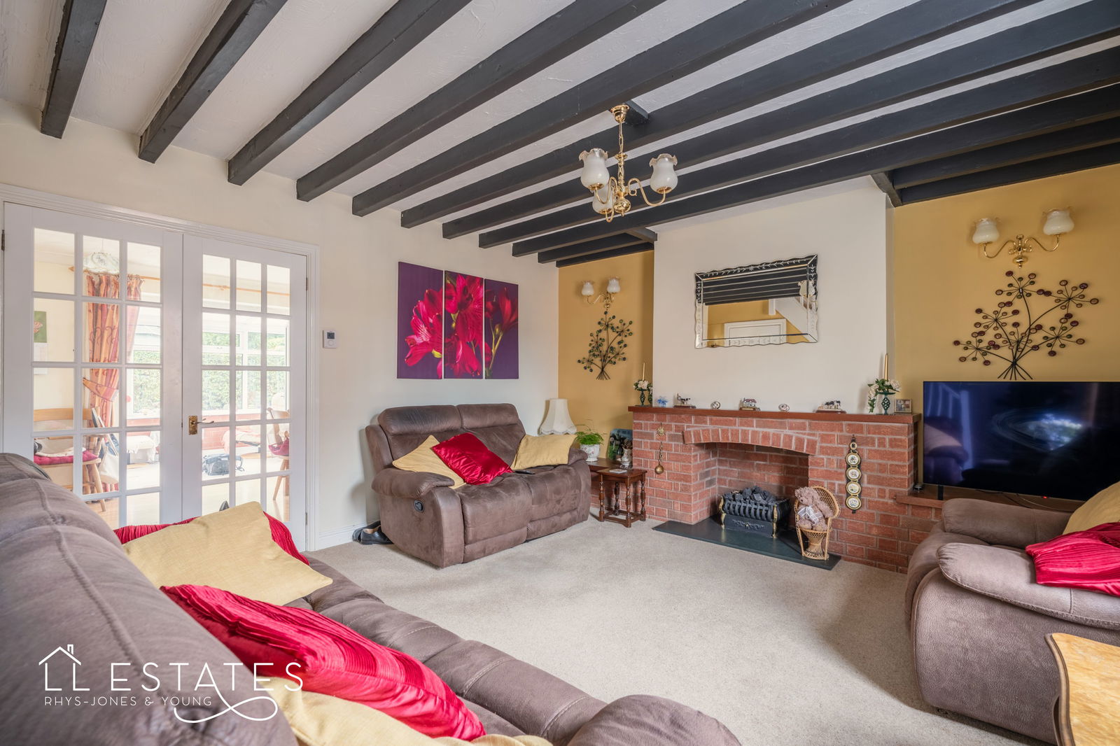 3 bed detached house for sale, Denbigh 4