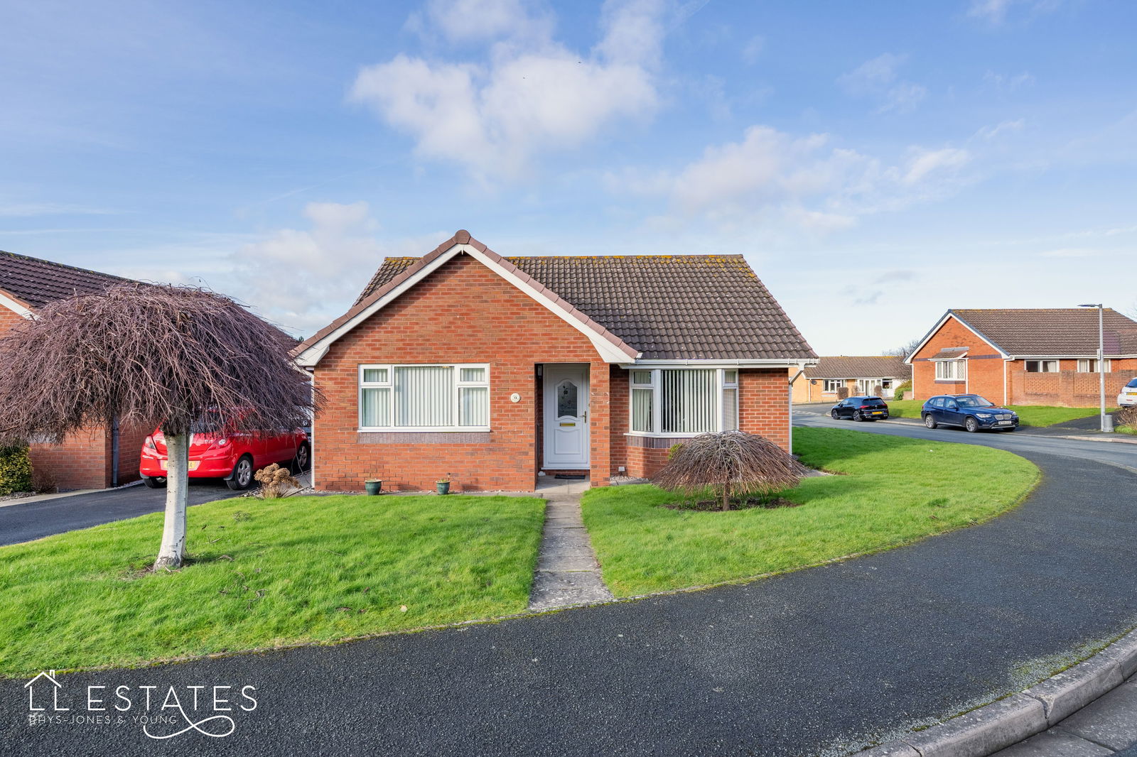 2 bed bungalow for sale in Lon Cwybr, Rhyl  - Property Image 1