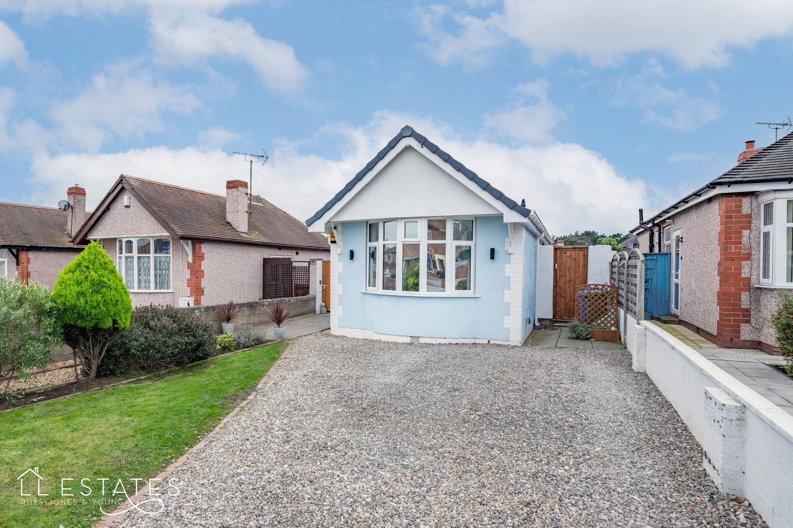 3 bed bungalow for sale in Rhuddlan Road, Rhyl  - Property Image 1