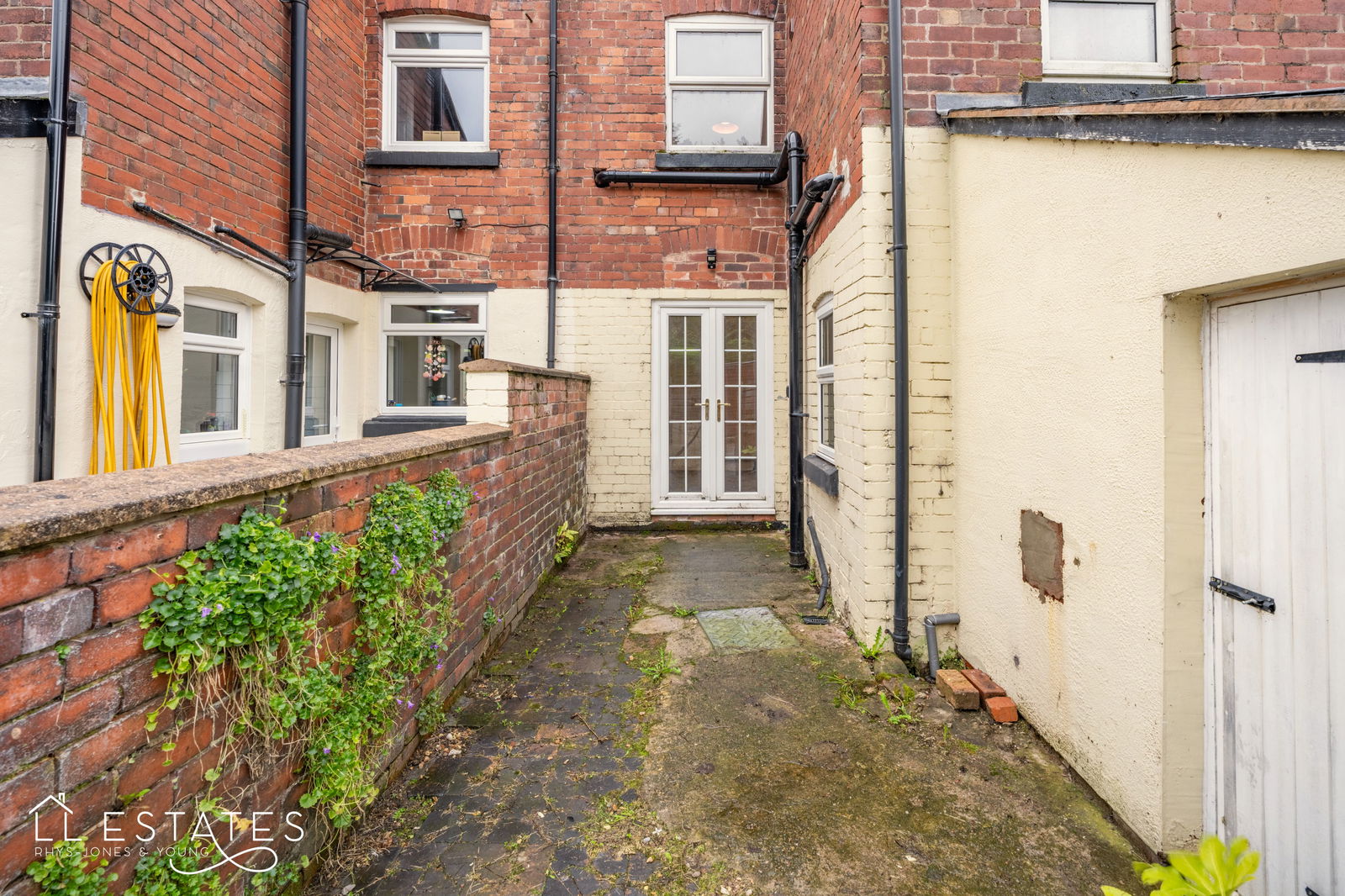 3 bed terraced house for sale in Park View, Mold  - Property Image 16