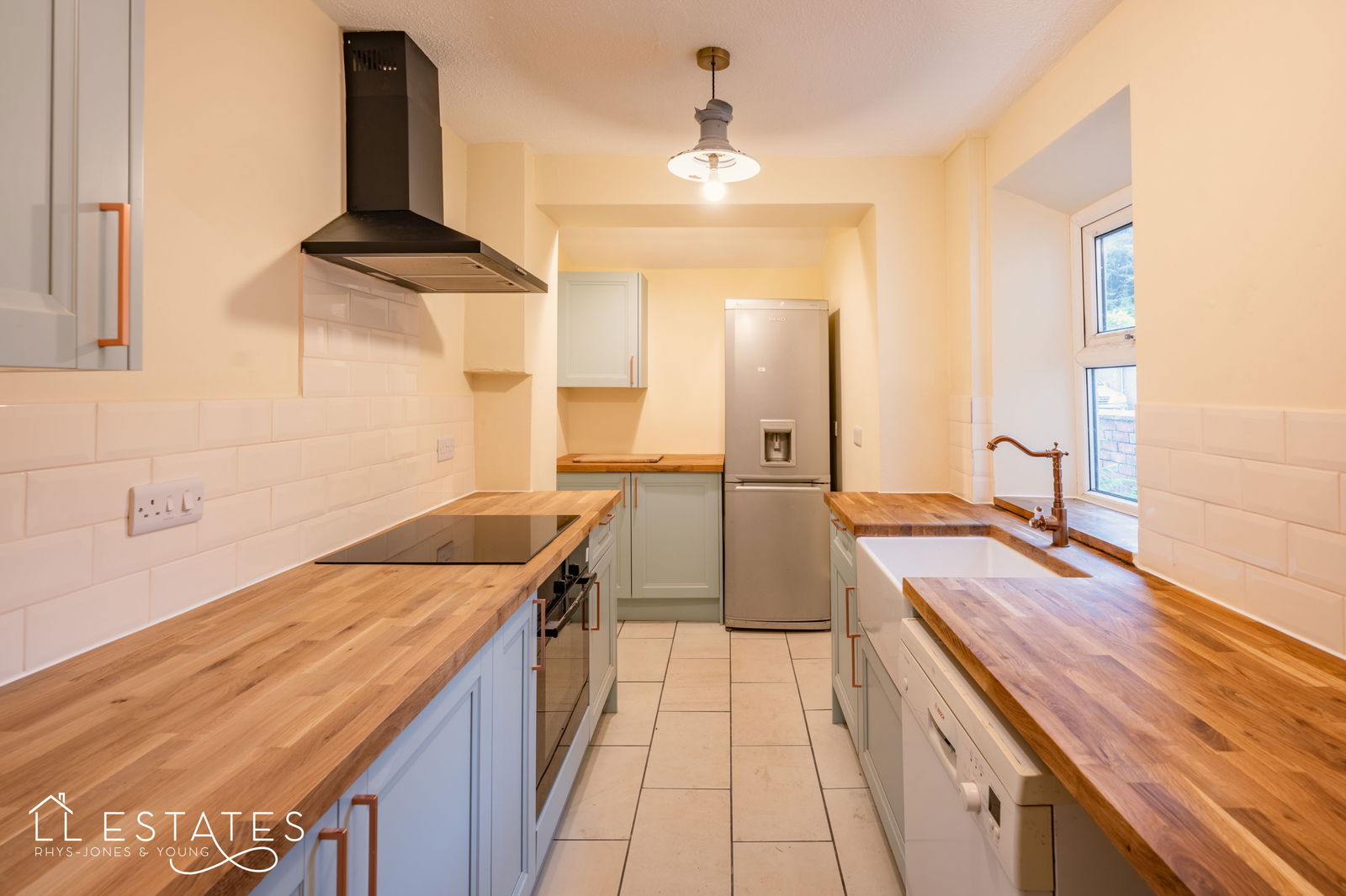 3 bed terraced house for sale in Park View, Mold  - Property Image 2