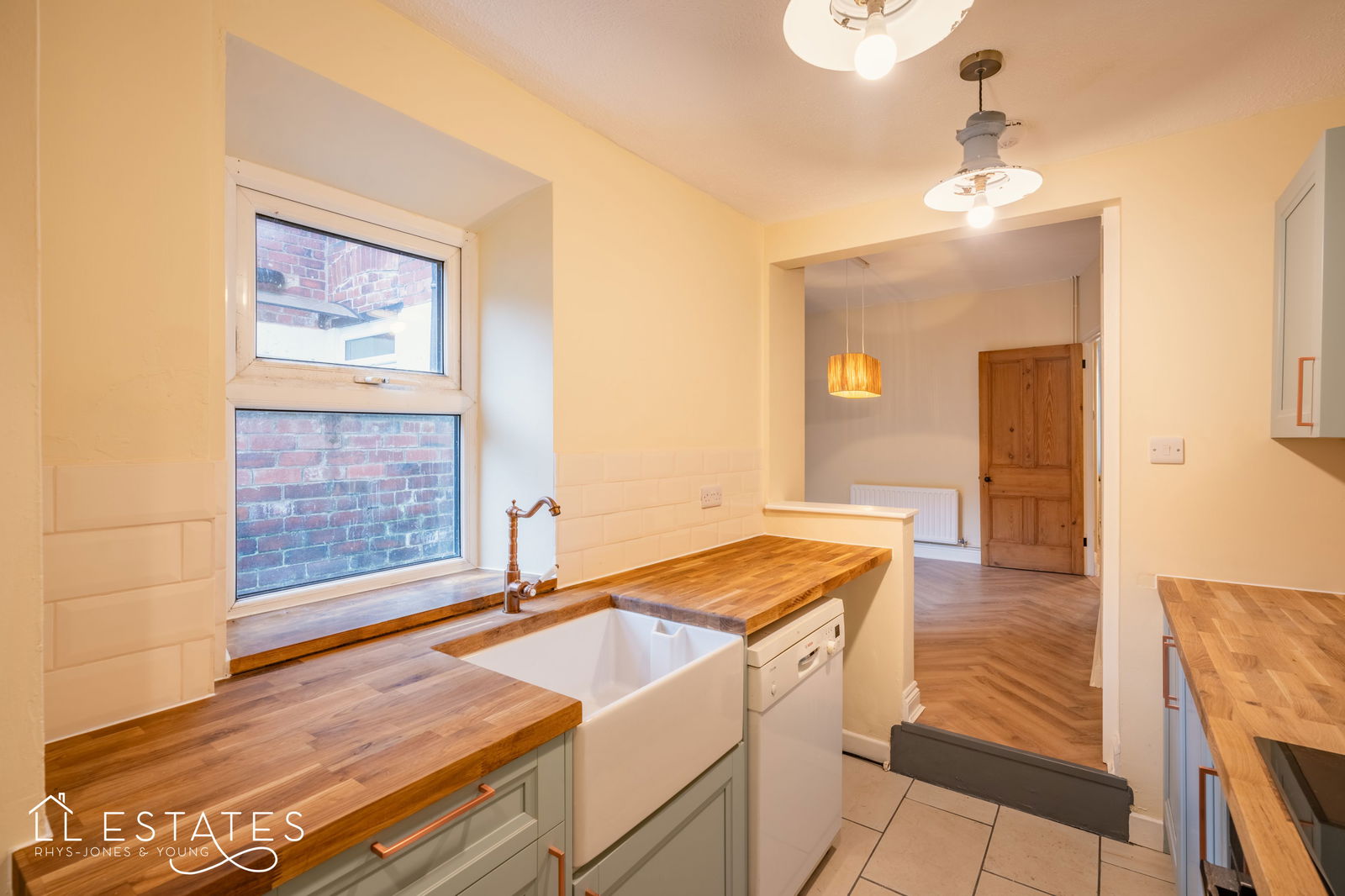 3 bed terraced house for sale in Park View, Mold  - Property Image 3