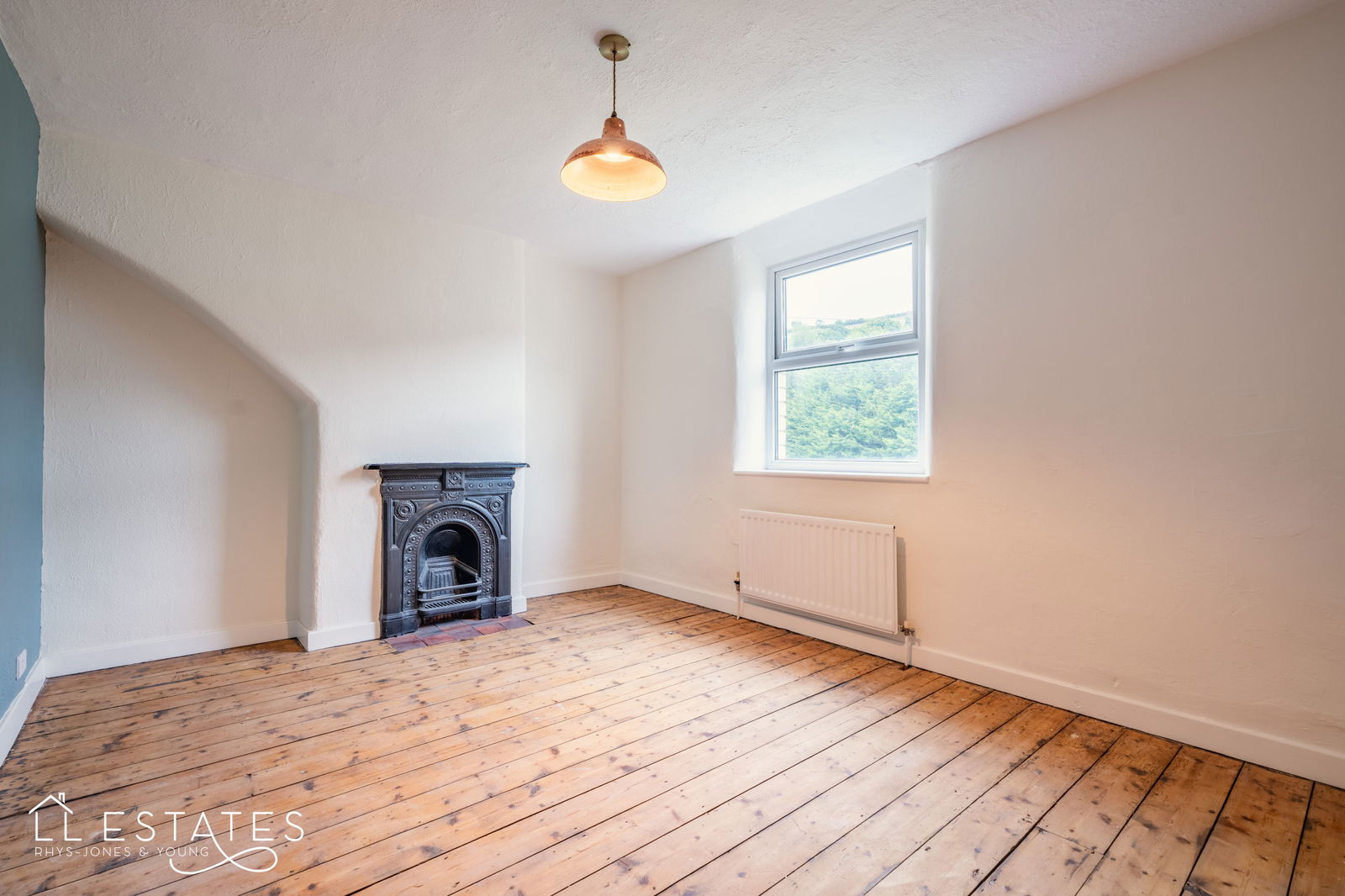 3 bed terraced house for sale in Park View, Mold  - Property Image 6