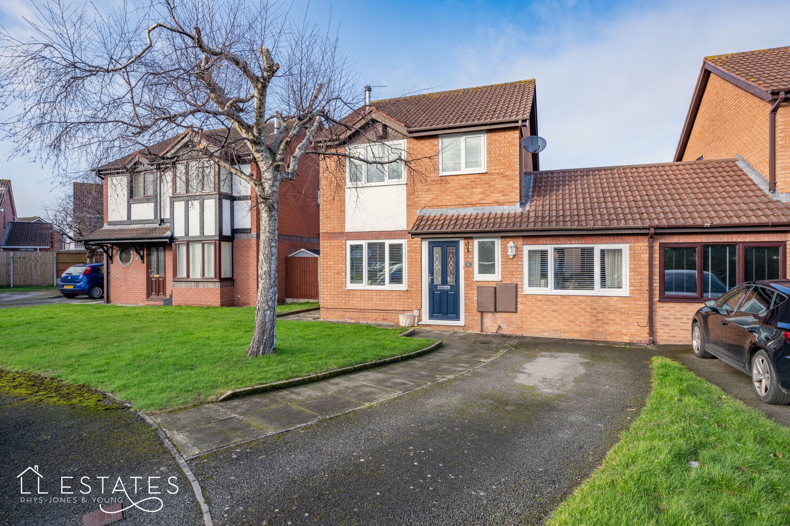 3 bed link detached house for sale in Fern Way, Rhyl - Property Image 1