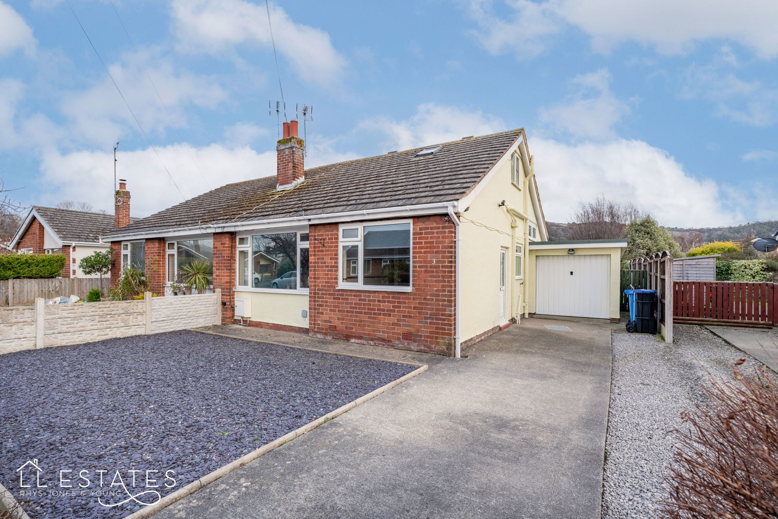 3 bed bungalow for sale in Heather Crescent, Prestatyn  - Property Image 1