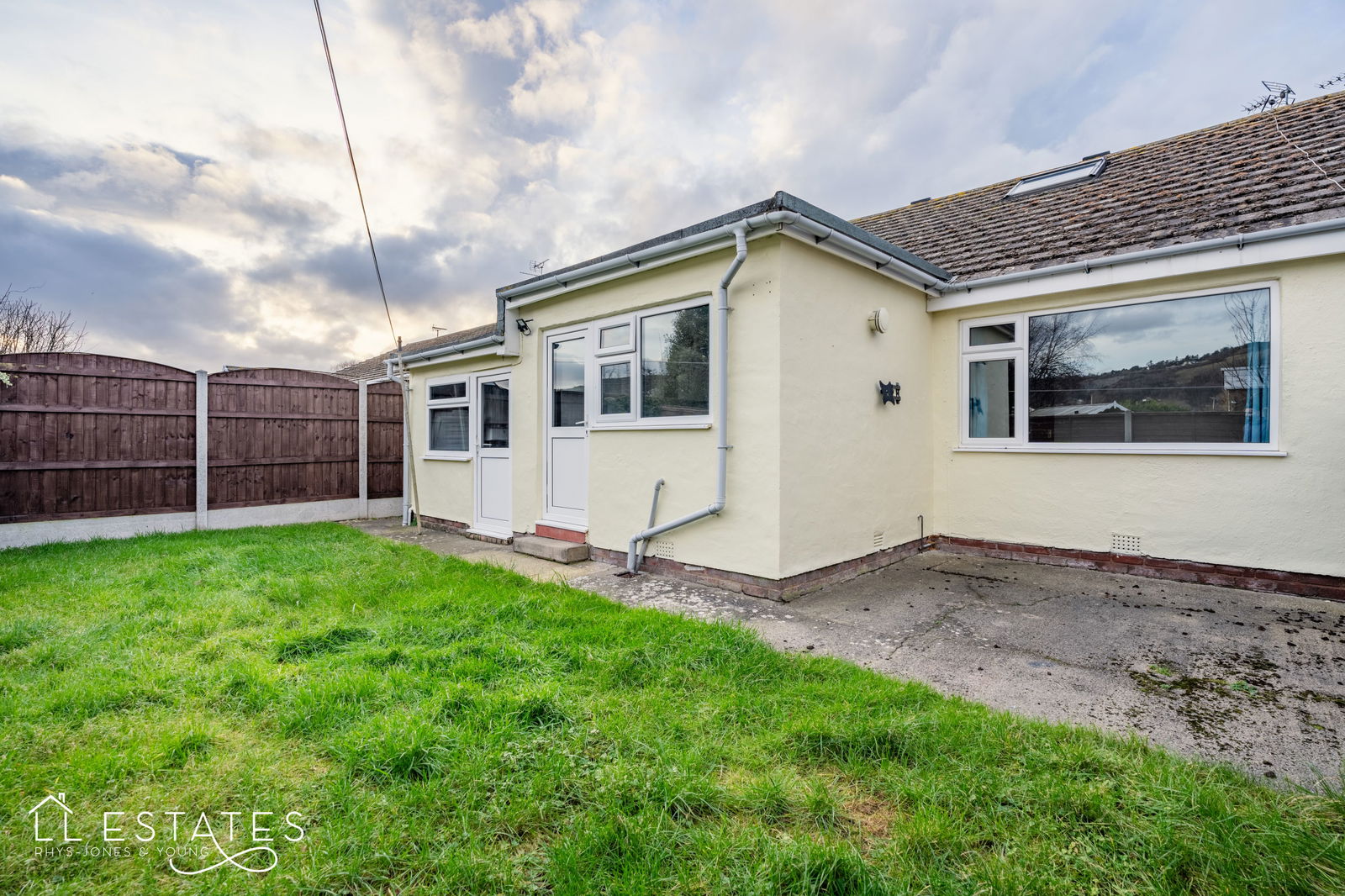 3 bed bungalow for sale in Heather Crescent, Prestatyn  - Property Image 11