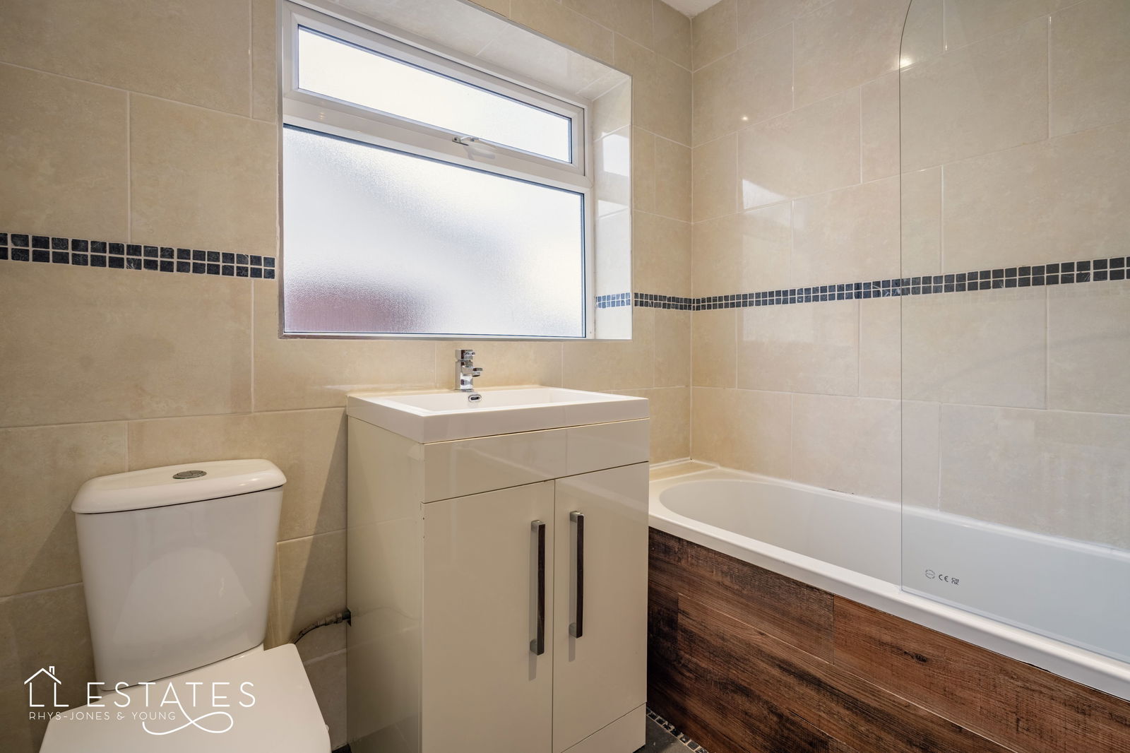 3 bed bungalow for sale in Heather Crescent, Prestatyn  - Property Image 7