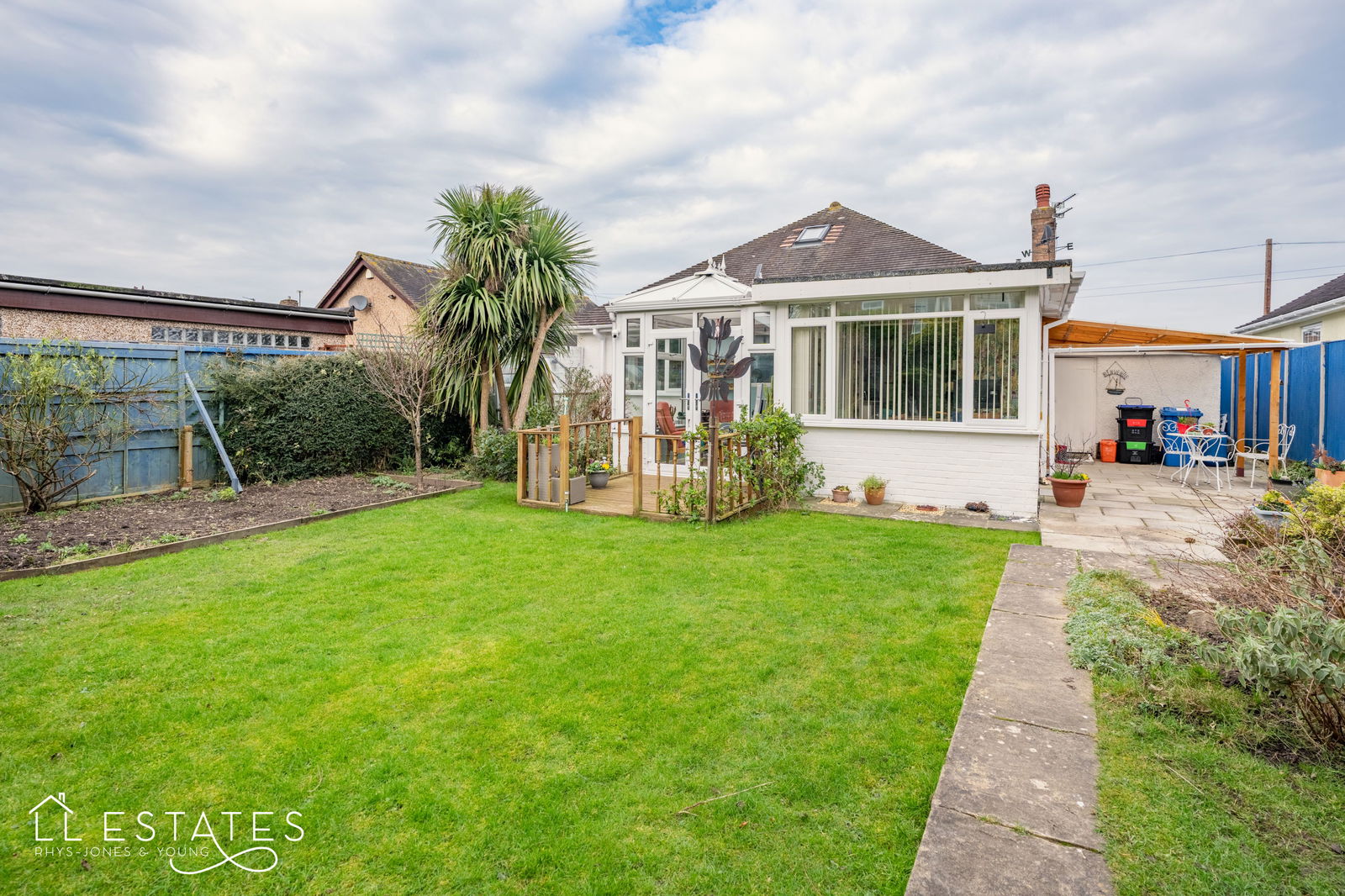 3 bed bungalow for sale in Highlands Road, Rhyl  - Property Image 12