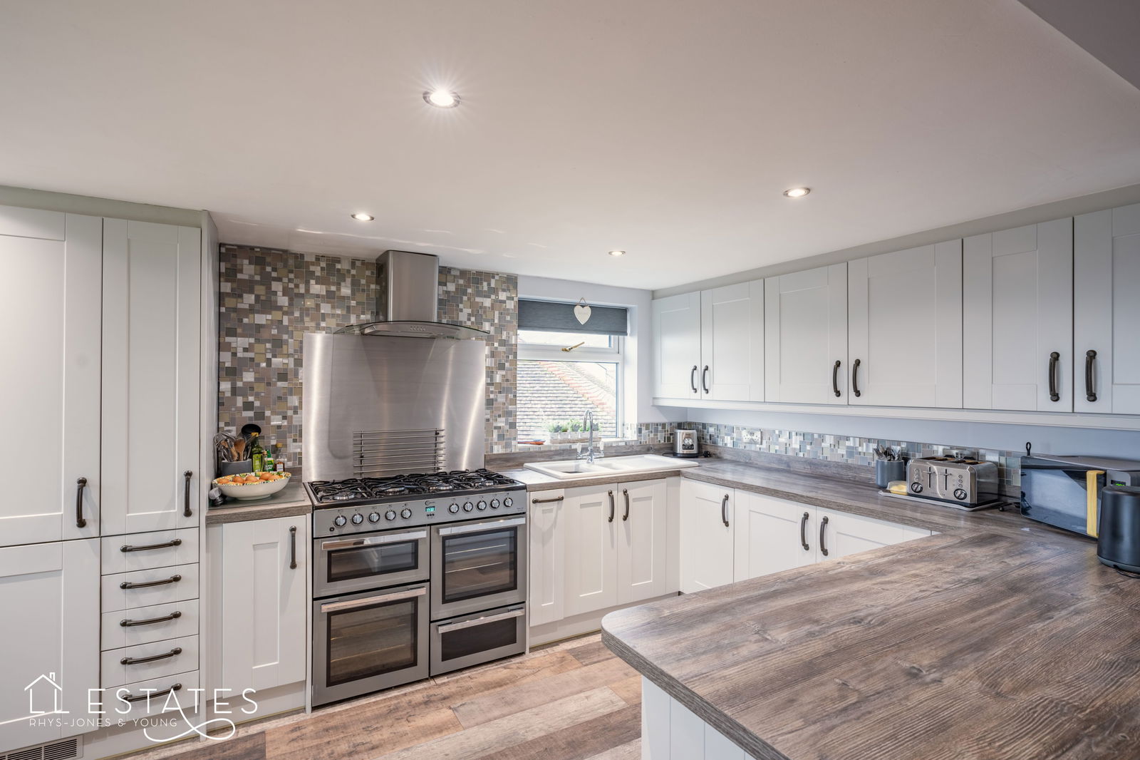 3 bed detached house for sale in The Brae, Prestatyn 2