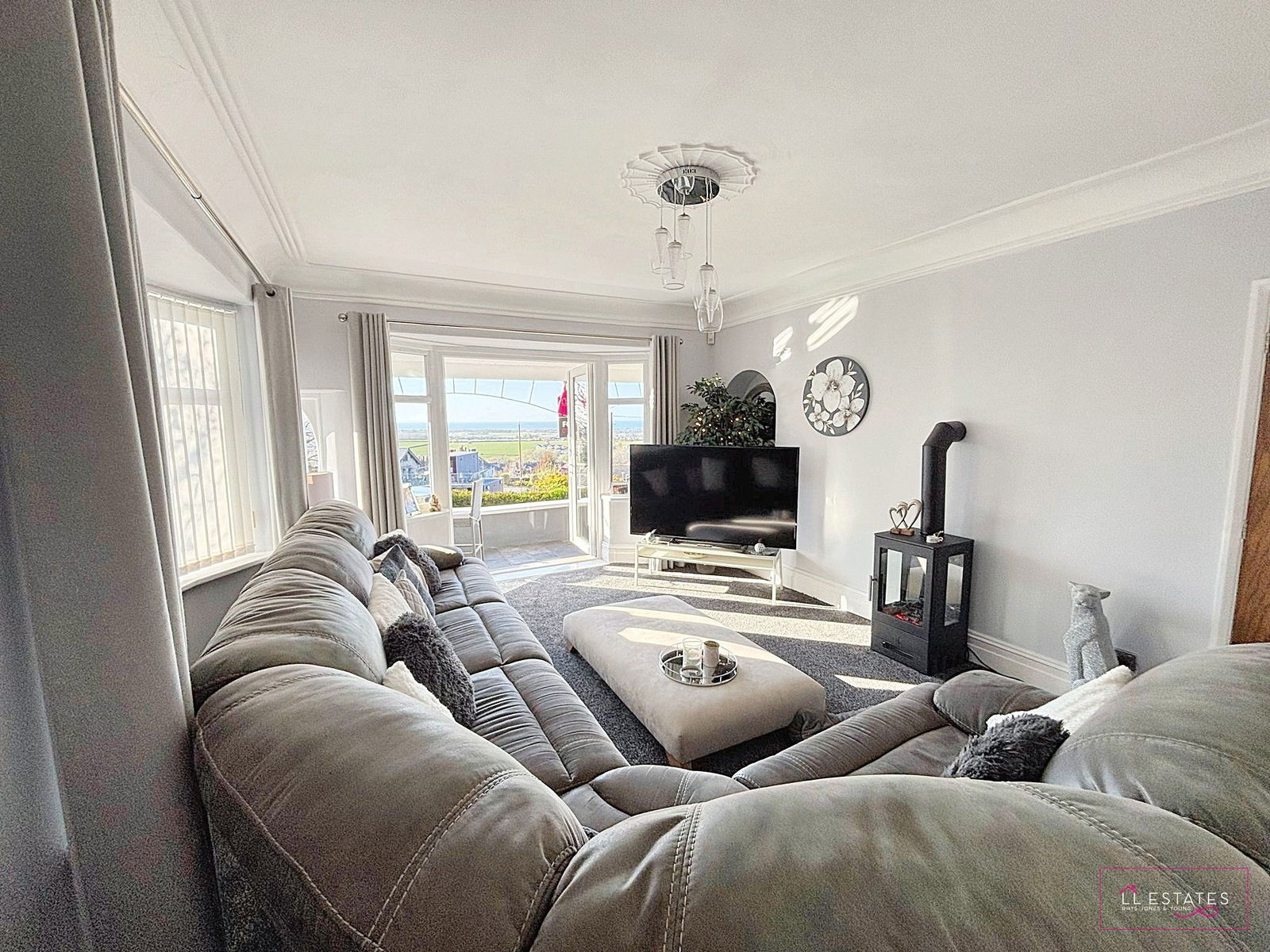 3 bed detached house for sale in The Brae, Prestatyn 5
