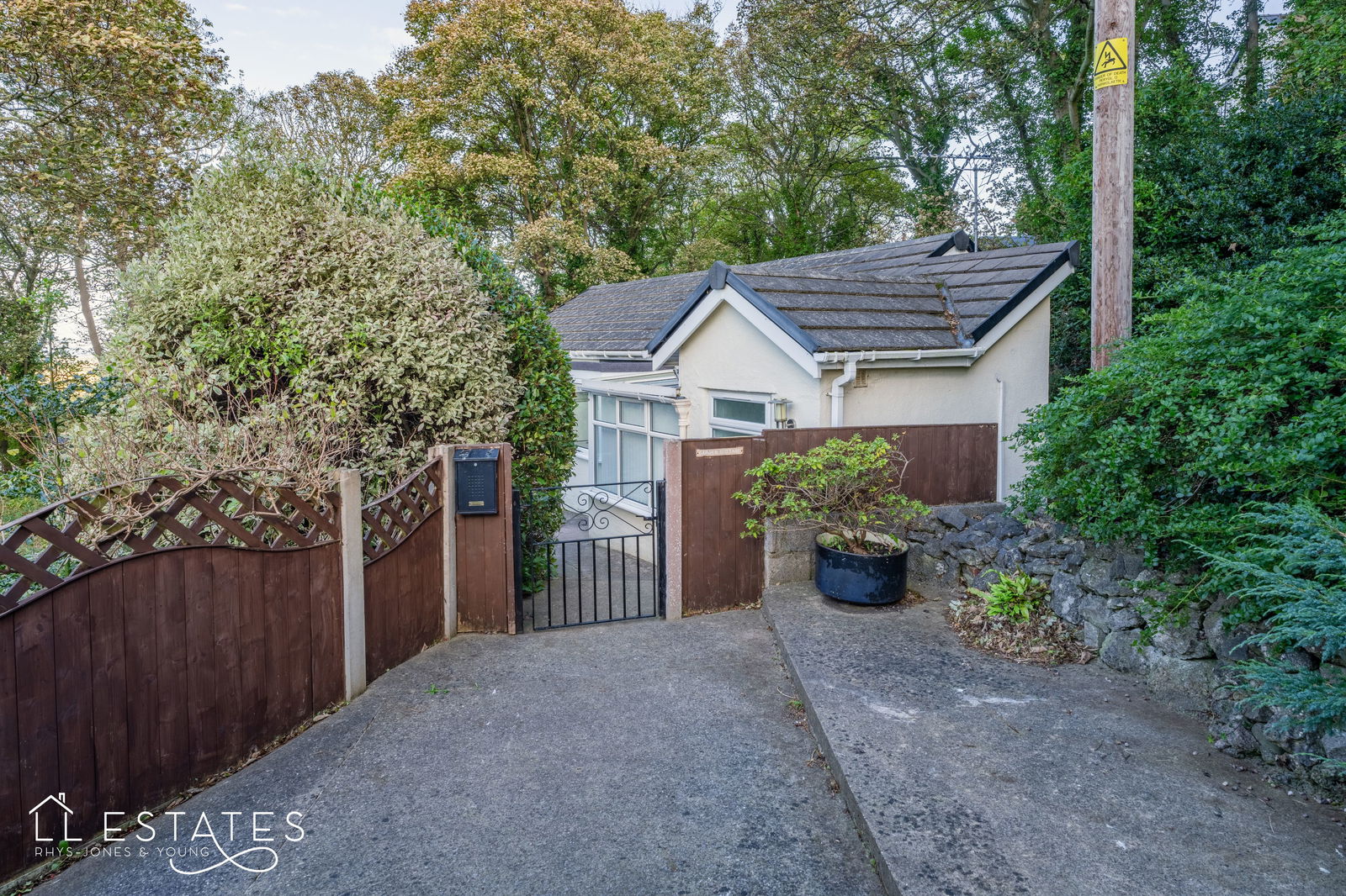 1 bed bungalow for sale in Waterfall Road, Rhyl  - Property Image 10