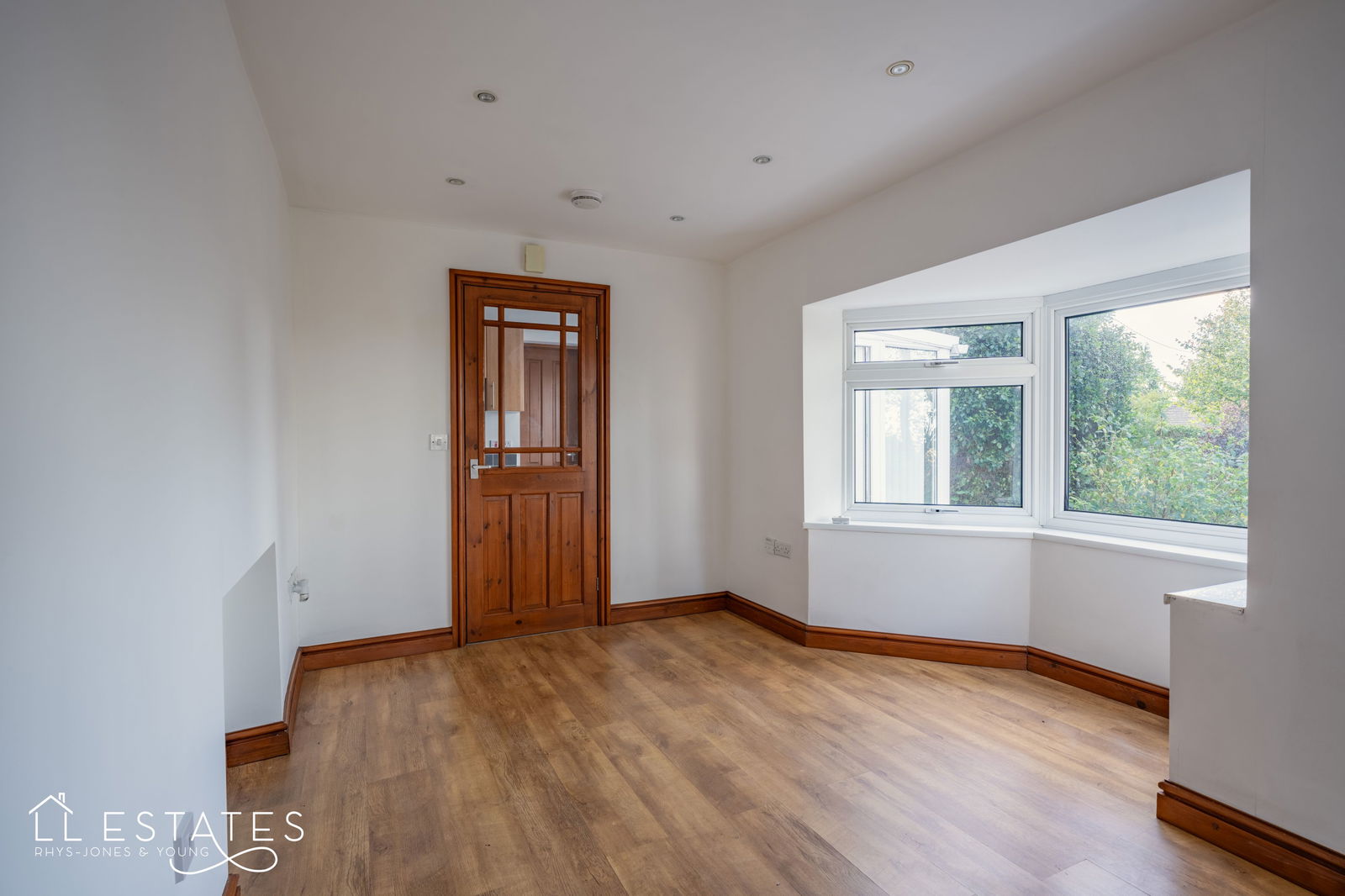 1 bed bungalow for sale in Waterfall Road, Rhyl  - Property Image 6