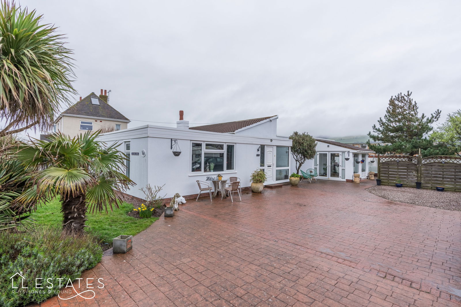 4 bed bungalow for sale in Beach Road East, Prestatyn  - Property Image 1