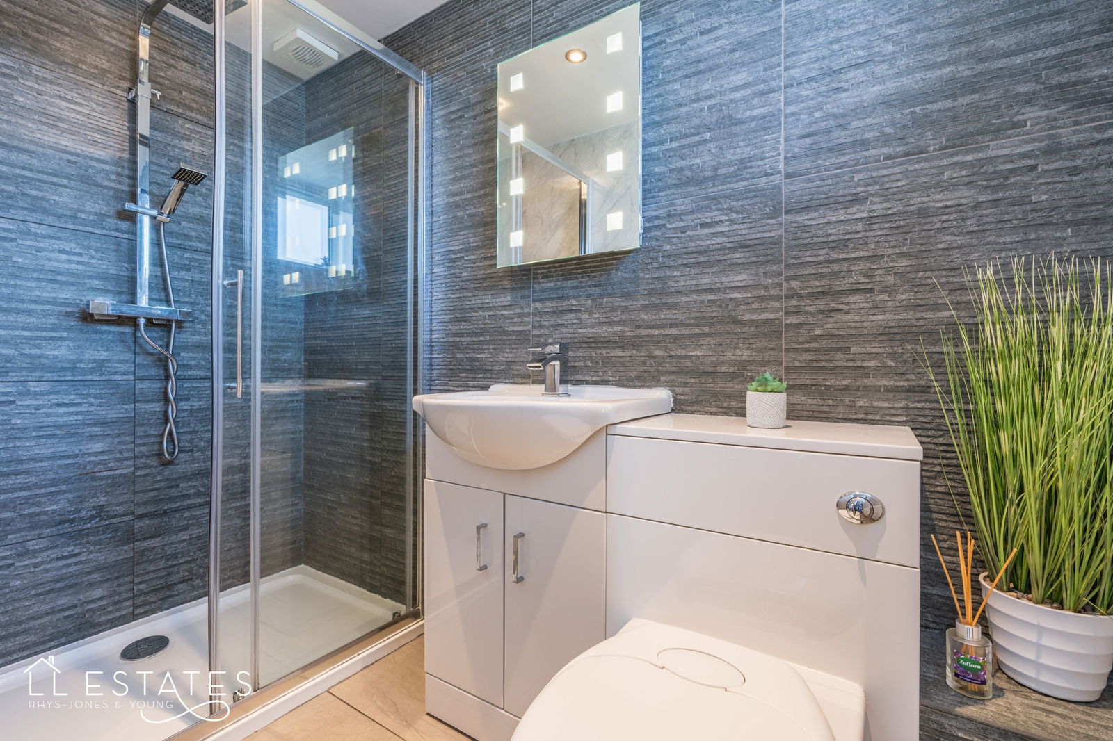 4 bed detached house for sale in Bishops Walk, St. Asaph 6