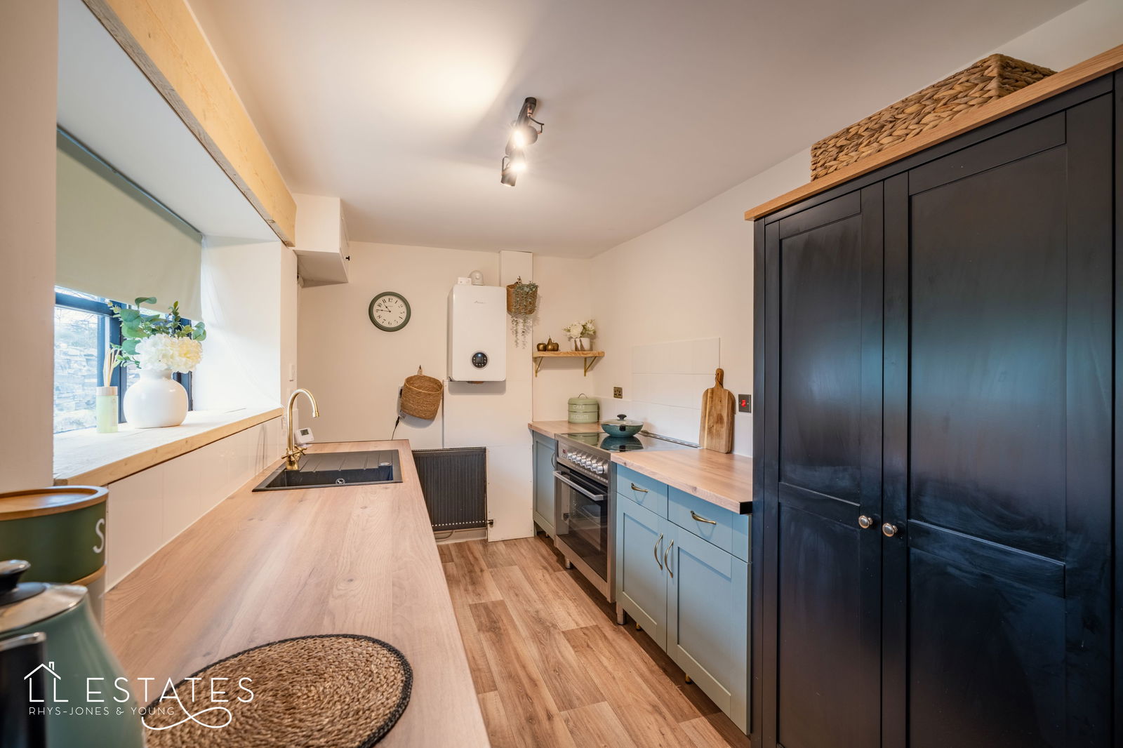 2 bed bungalow for sale in Llanasa Road, Gronant  - Property Image 7