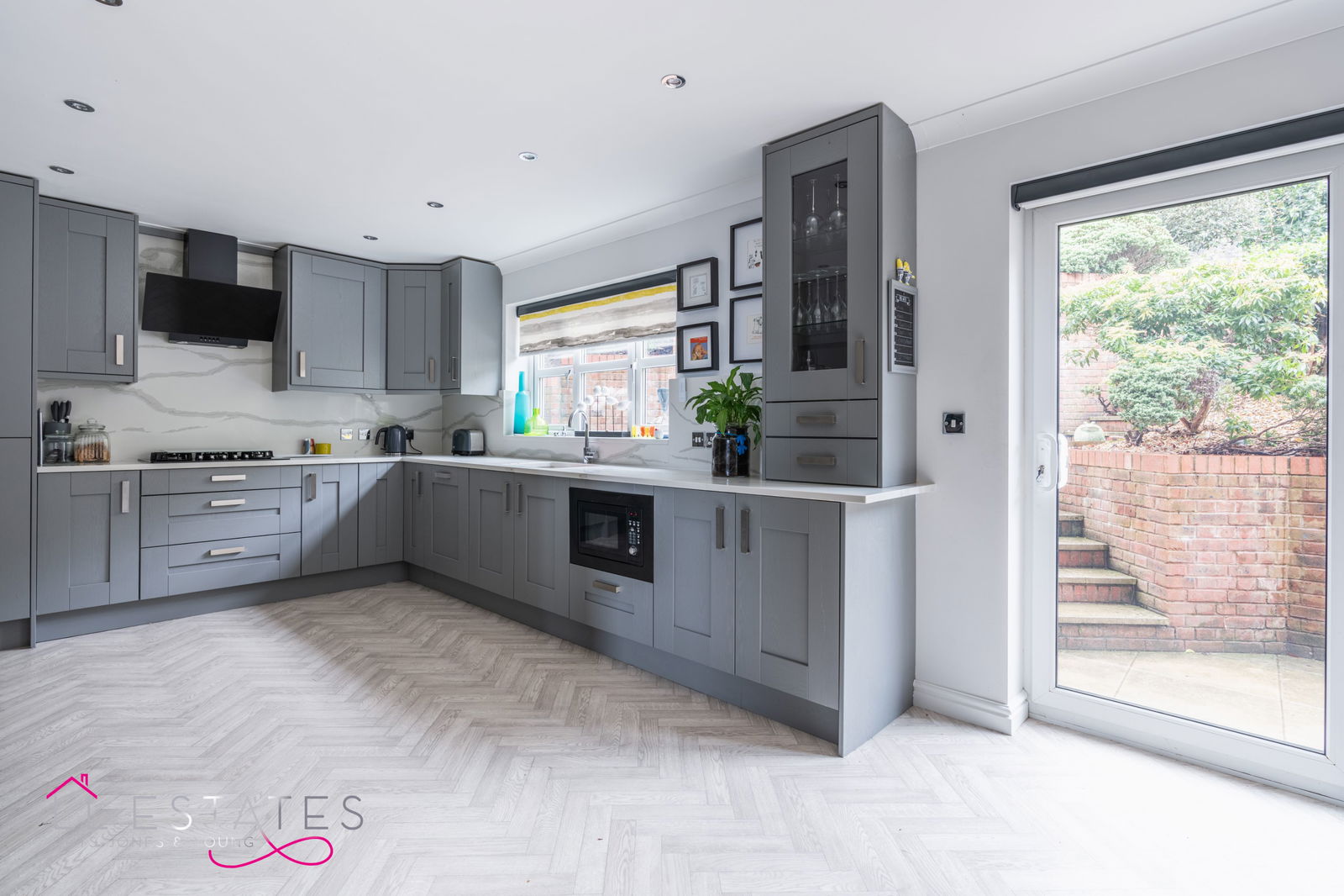 5 bed detached house to rent in Lon Y Berllan, Abergele 3