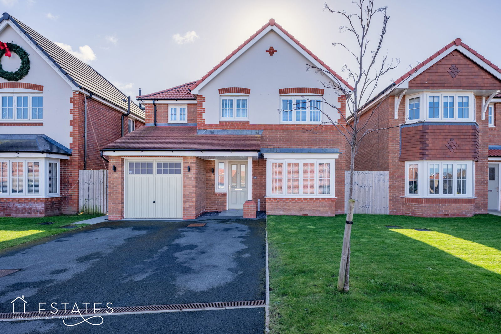 4 bed detached house for sale, Rhyl, LL18