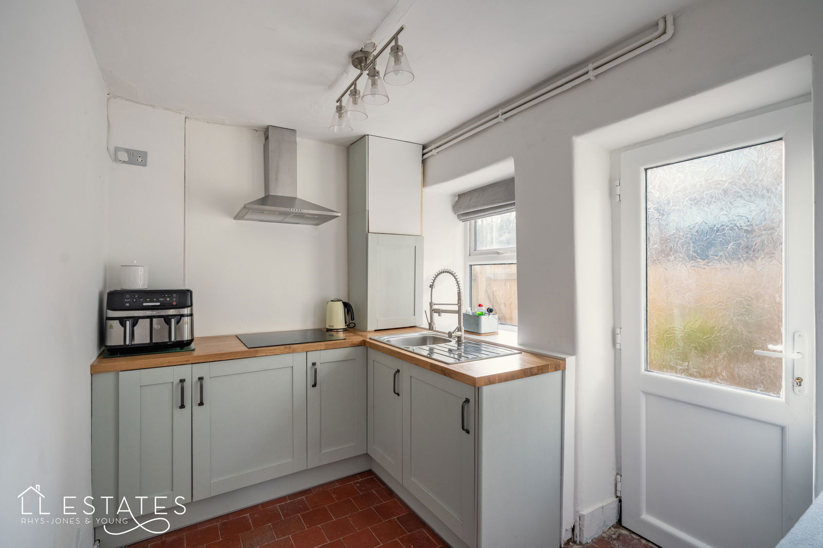 2 bed terraced house for sale in main road, Fynnongroyw  - Property Image 4