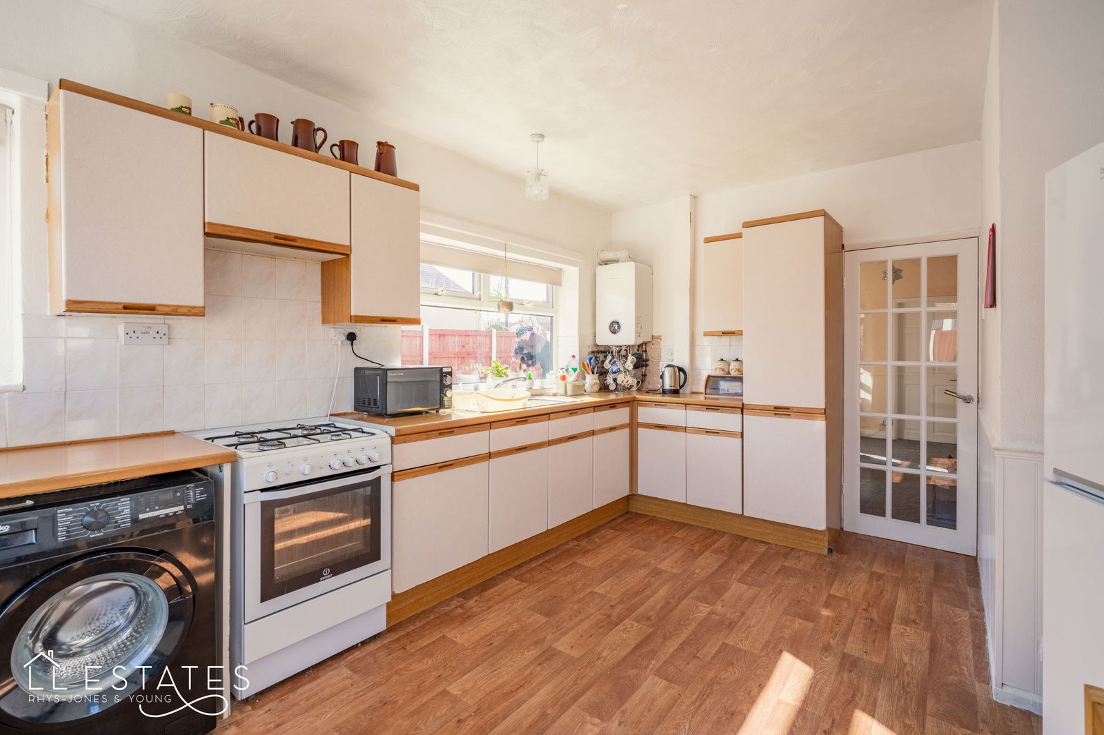 2 bed semi-detached bungalow for sale in Deric Close, Prestatyn  - Property Image 3