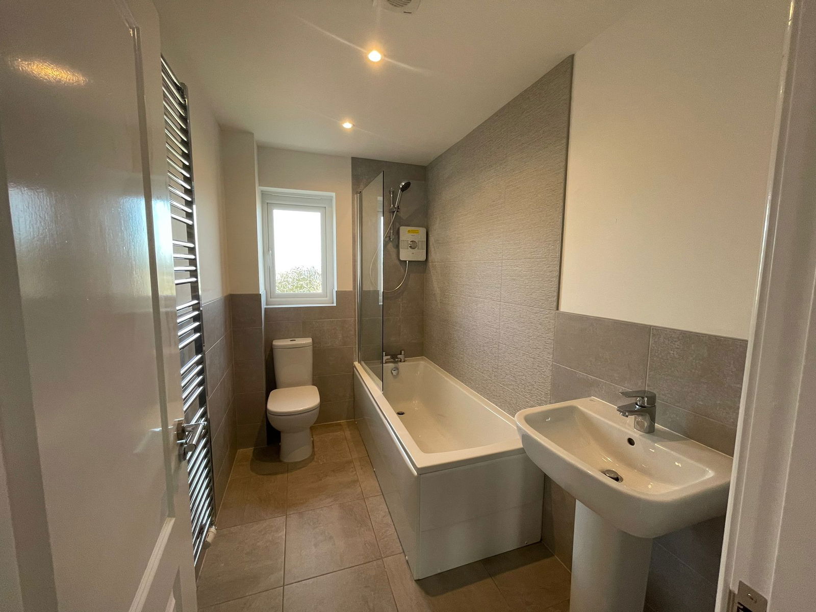 3 bed detached house to rent in Bryn Twr, Rhyl 8