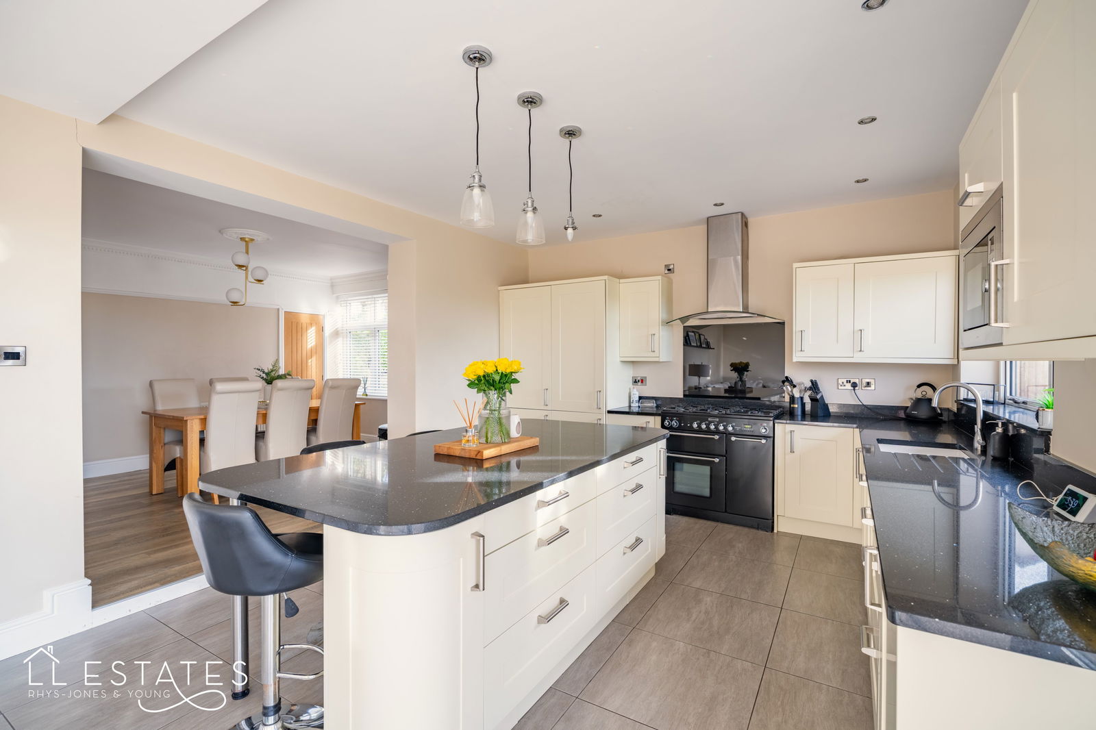 4 bed detached house for sale in Meliden Road, Prestatyn 2