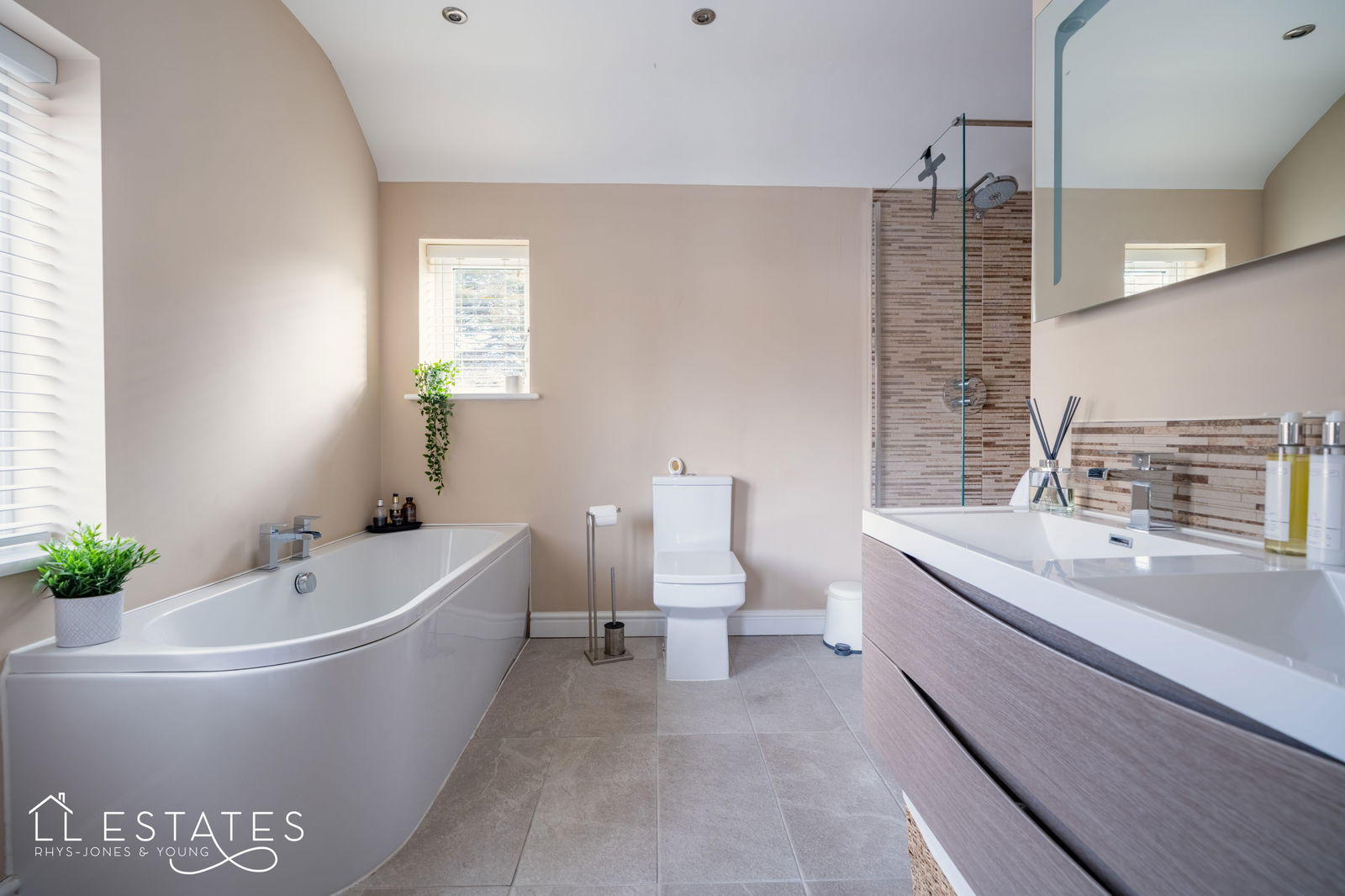 4 bed detached house for sale in Meliden Road, Prestatyn 11