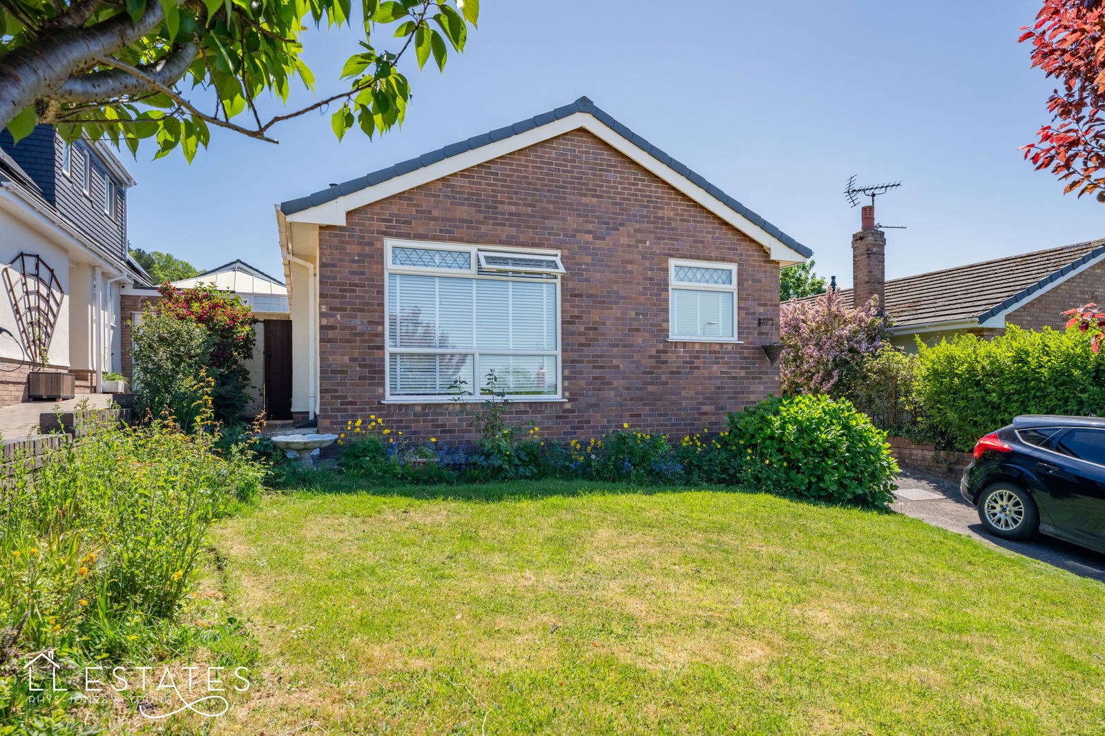 2 bed bungalow for sale in Parc Bron Deg, Dyserth - Property Image 1