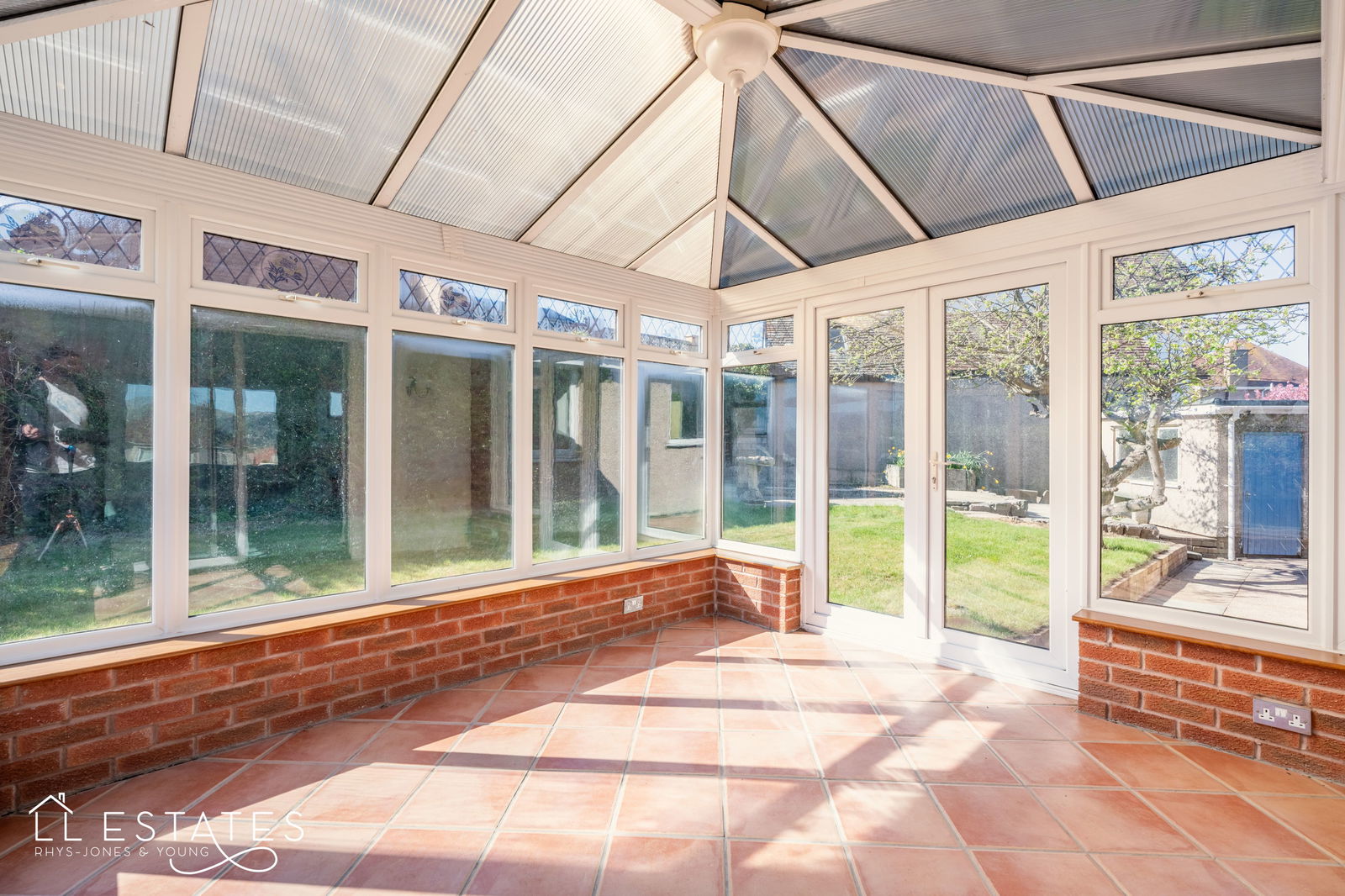 4 bed bungalow for sale in Bryn Gosol Gardens, Llandudno 5