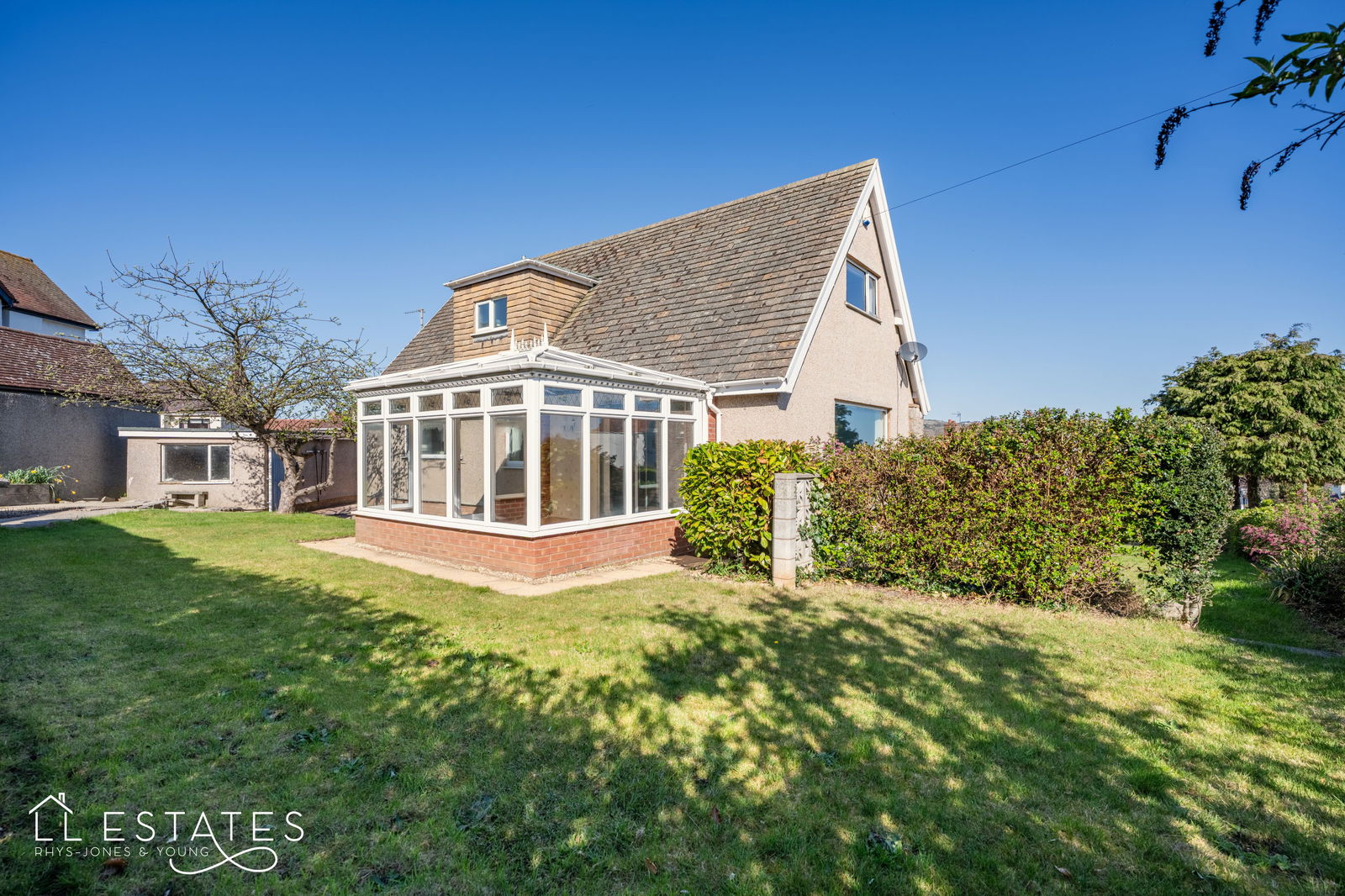 4 bed bungalow for sale in Bryn Gosol Gardens, Llandudno 13