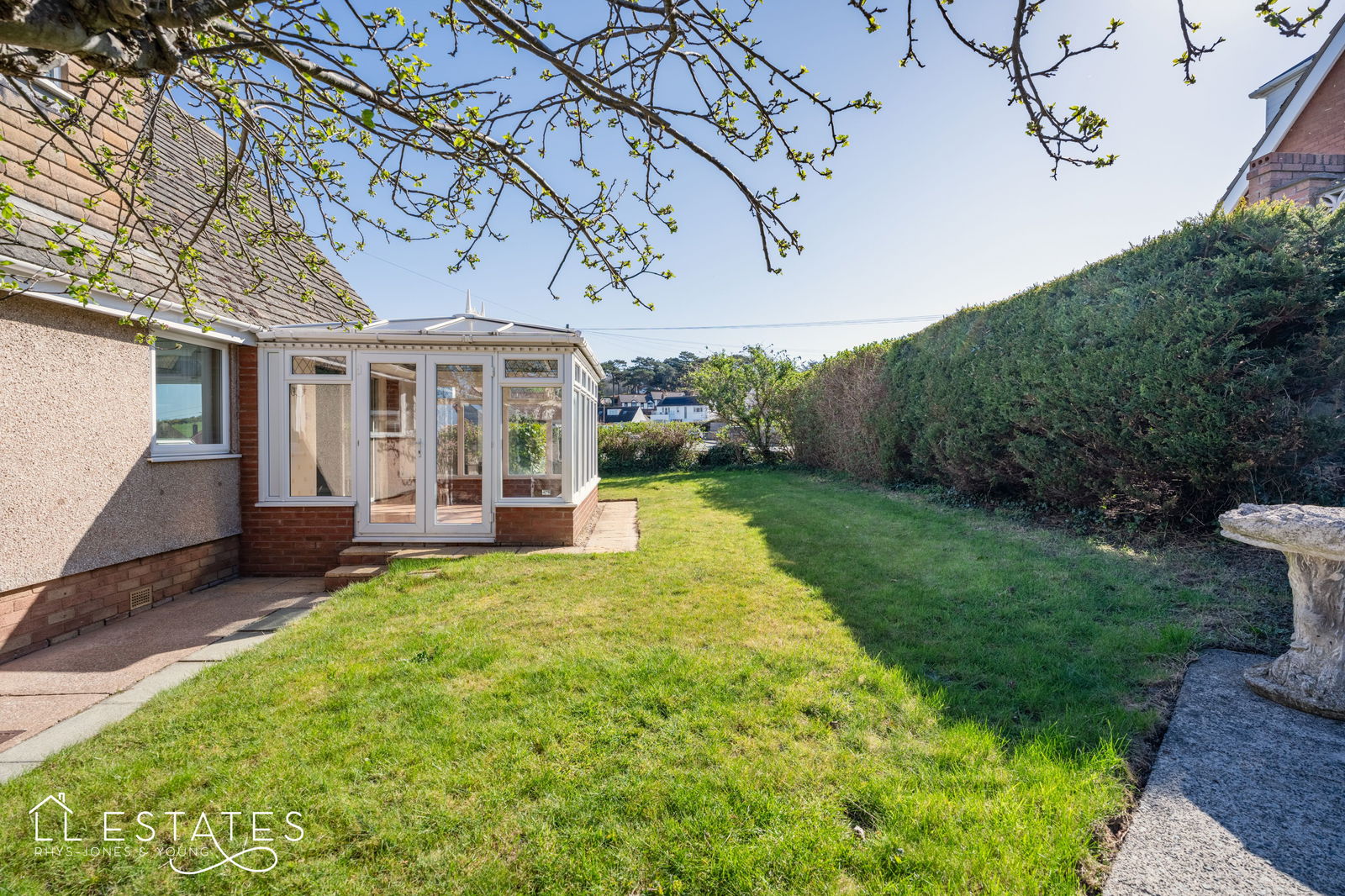 4 bed bungalow for sale in Bryn Gosol Gardens, Llandudno 11