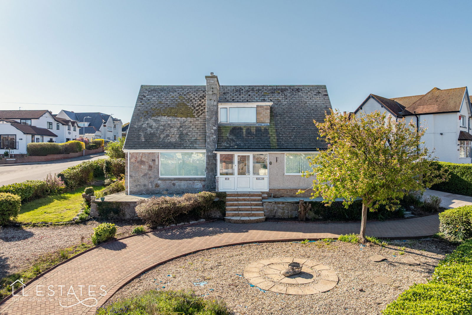 4 bed bungalow for sale in Bryn Gosol Gardens, Llandudno, LL30