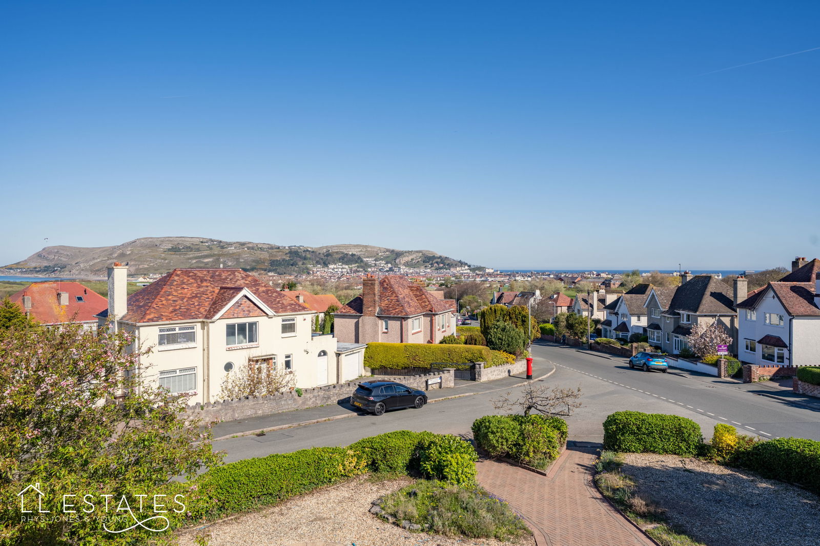 4 bed bungalow for sale in Bryn Gosol Gardens, Llandudno 14