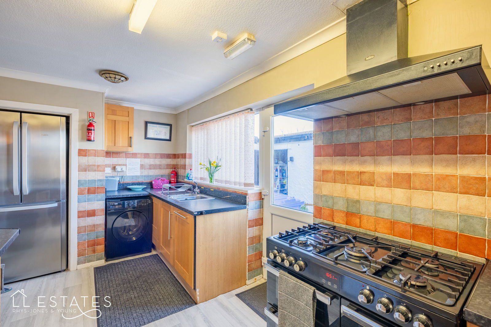 6 bed semi-detached bungalow for sale in Southlands Road, Kinmel Bay  - Property Image 6