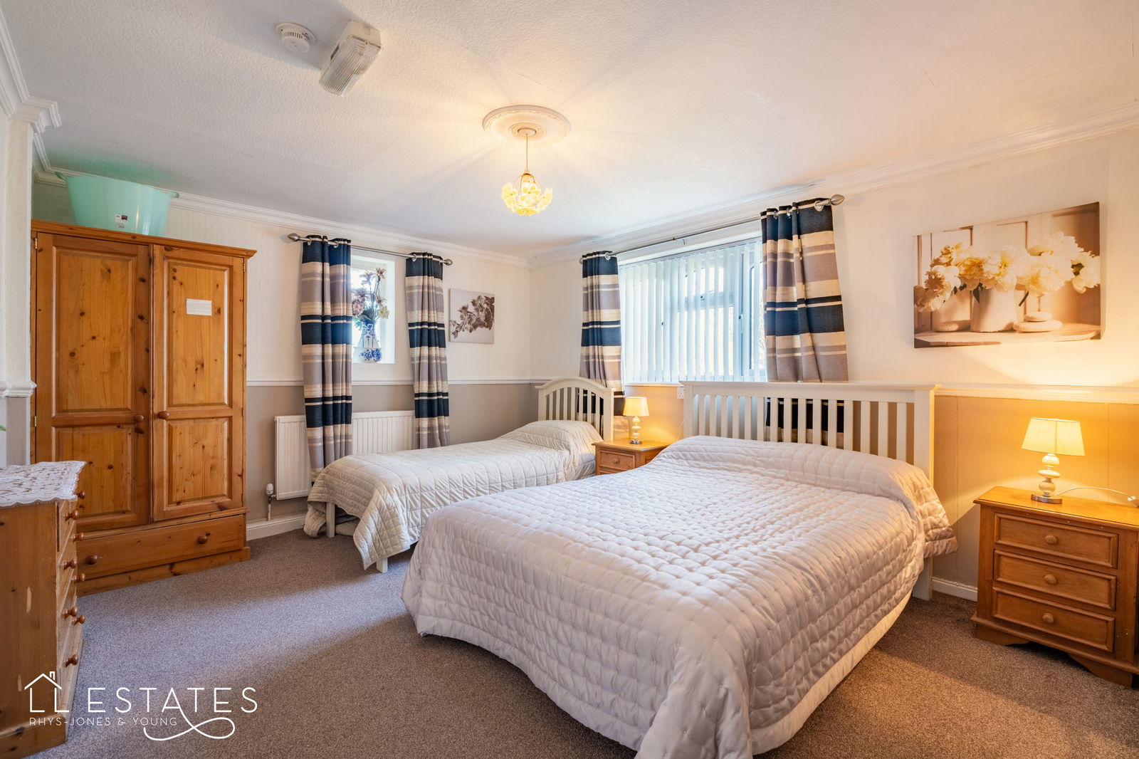 6 bed semi-detached bungalow for sale in Southlands Road, Kinmel Bay  - Property Image 10