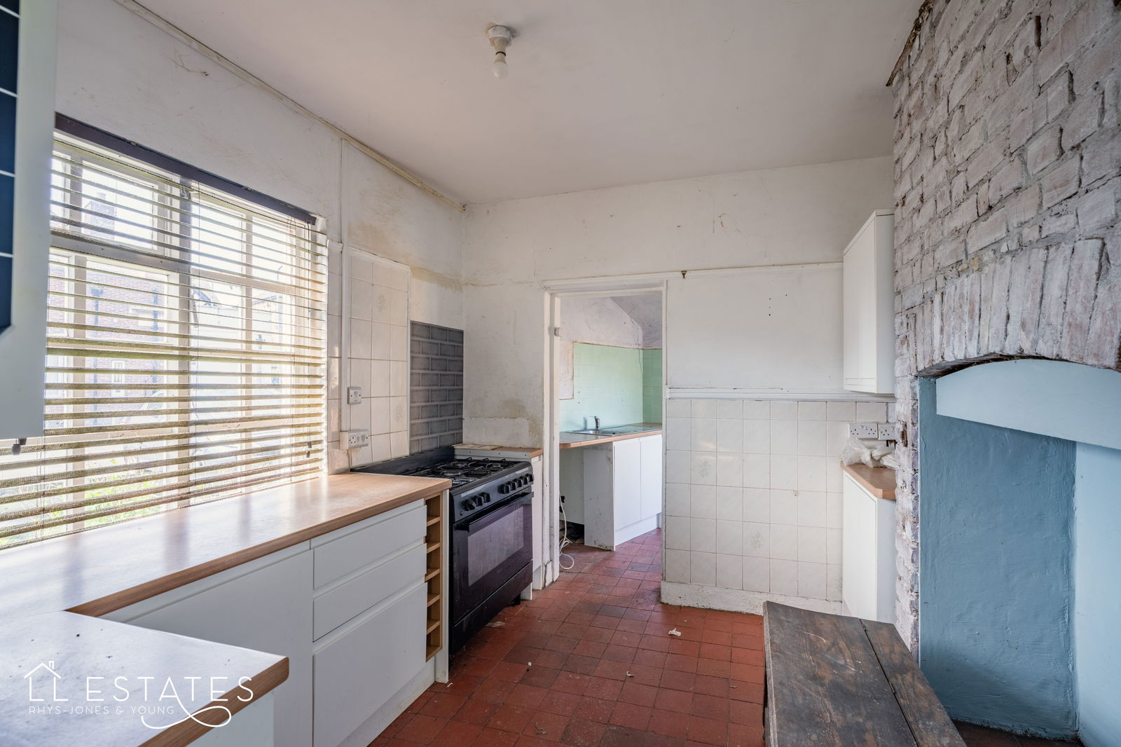 4 bed semi-detached house for sale in Berthes Road, Colwyn Bay  - Property Image 3