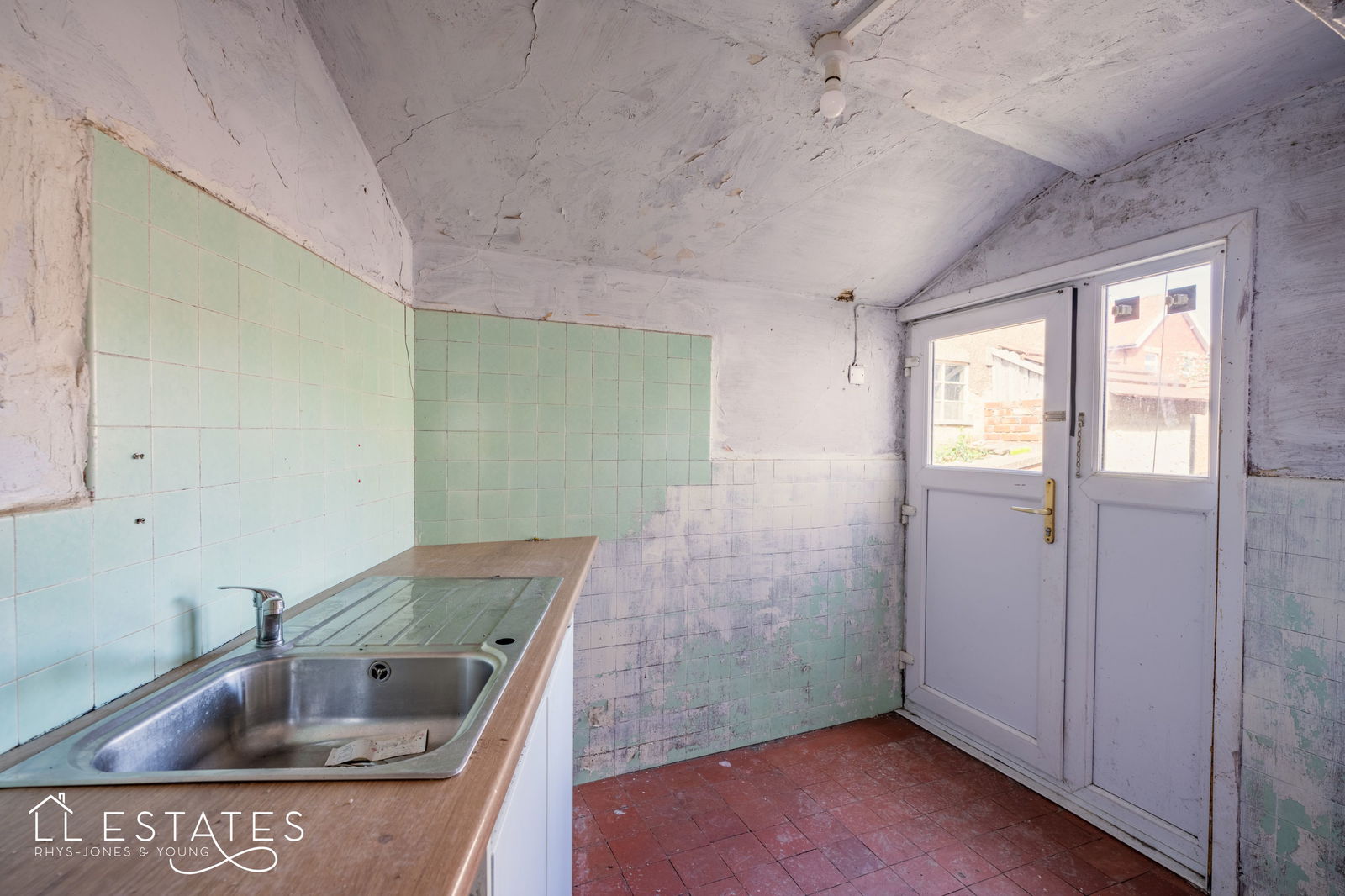 4 bed semi-detached house for sale in Berthes Road, Colwyn Bay  - Property Image 4