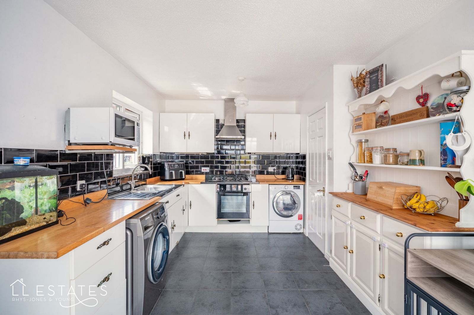 2 bed bungalow for sale in Hammond Court, Rhyl  - Property Image 3