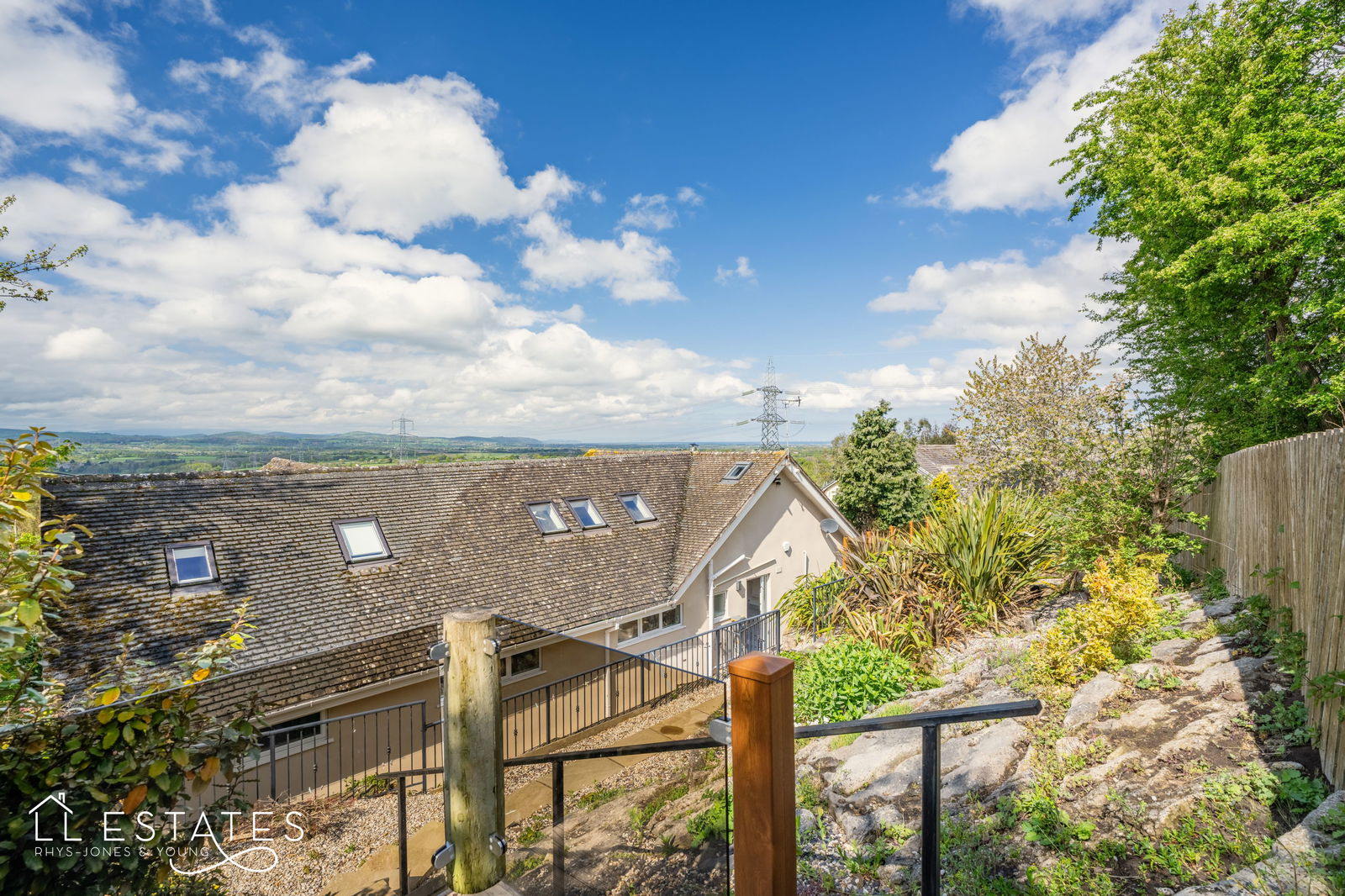 3 bed detached house for sale, Tremeirchion 16