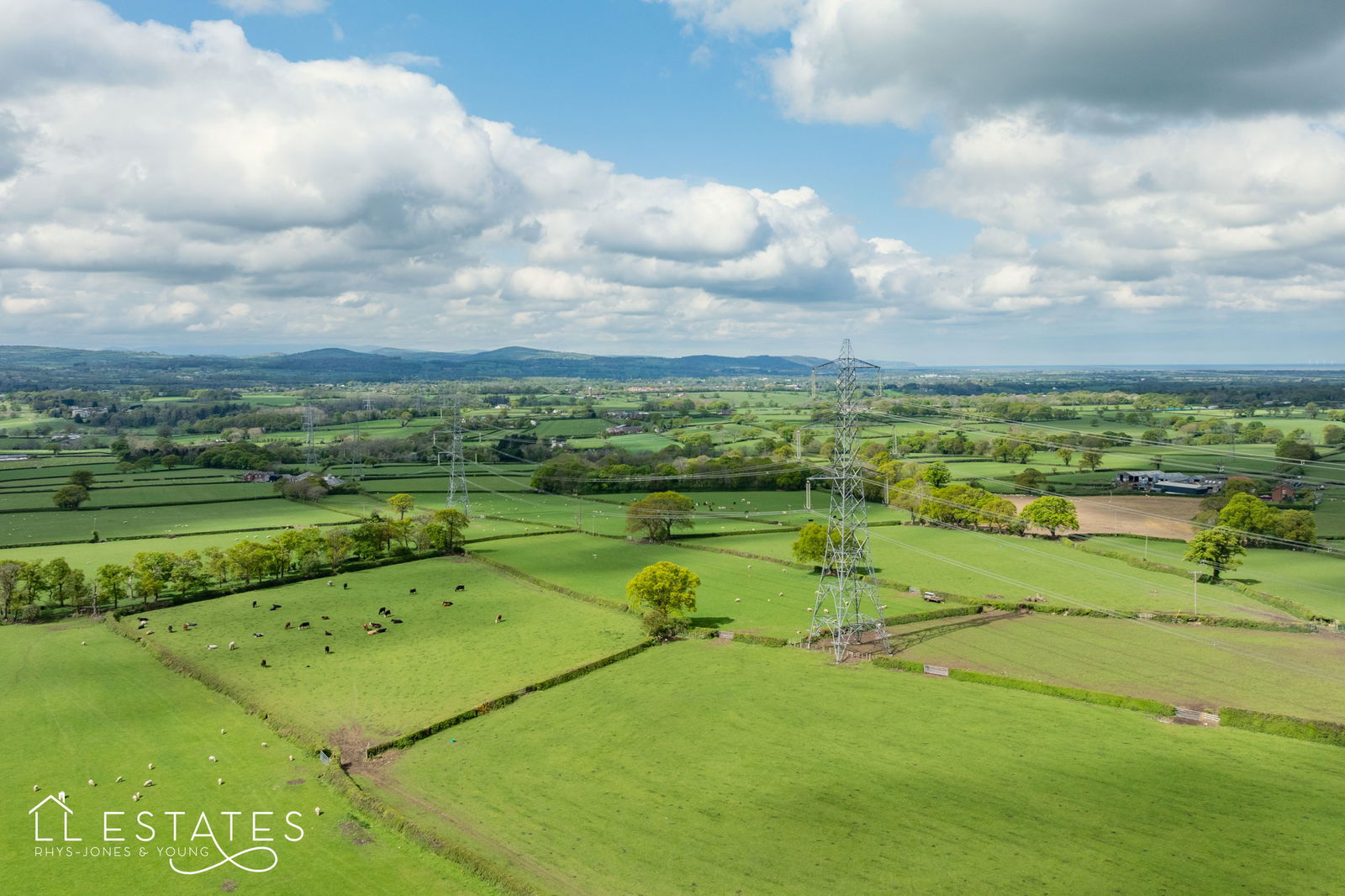 3 bed detached house for sale, Tremeirchion 2