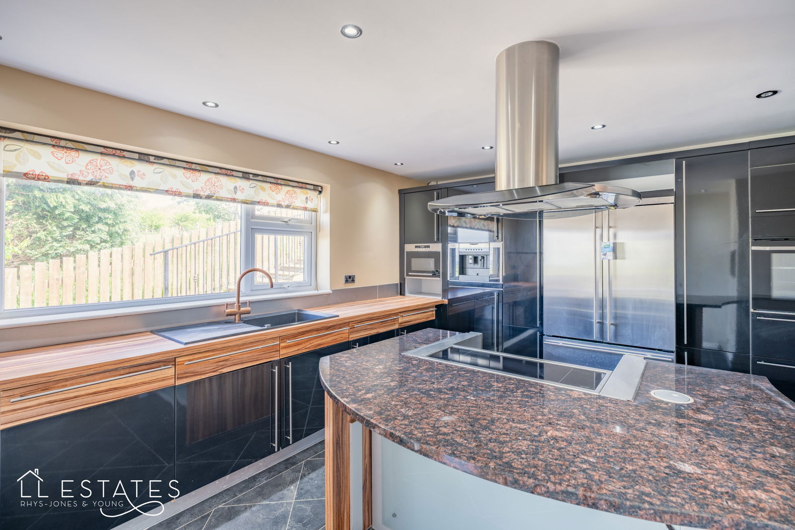 3 bed detached house for sale, Tremeirchion 6