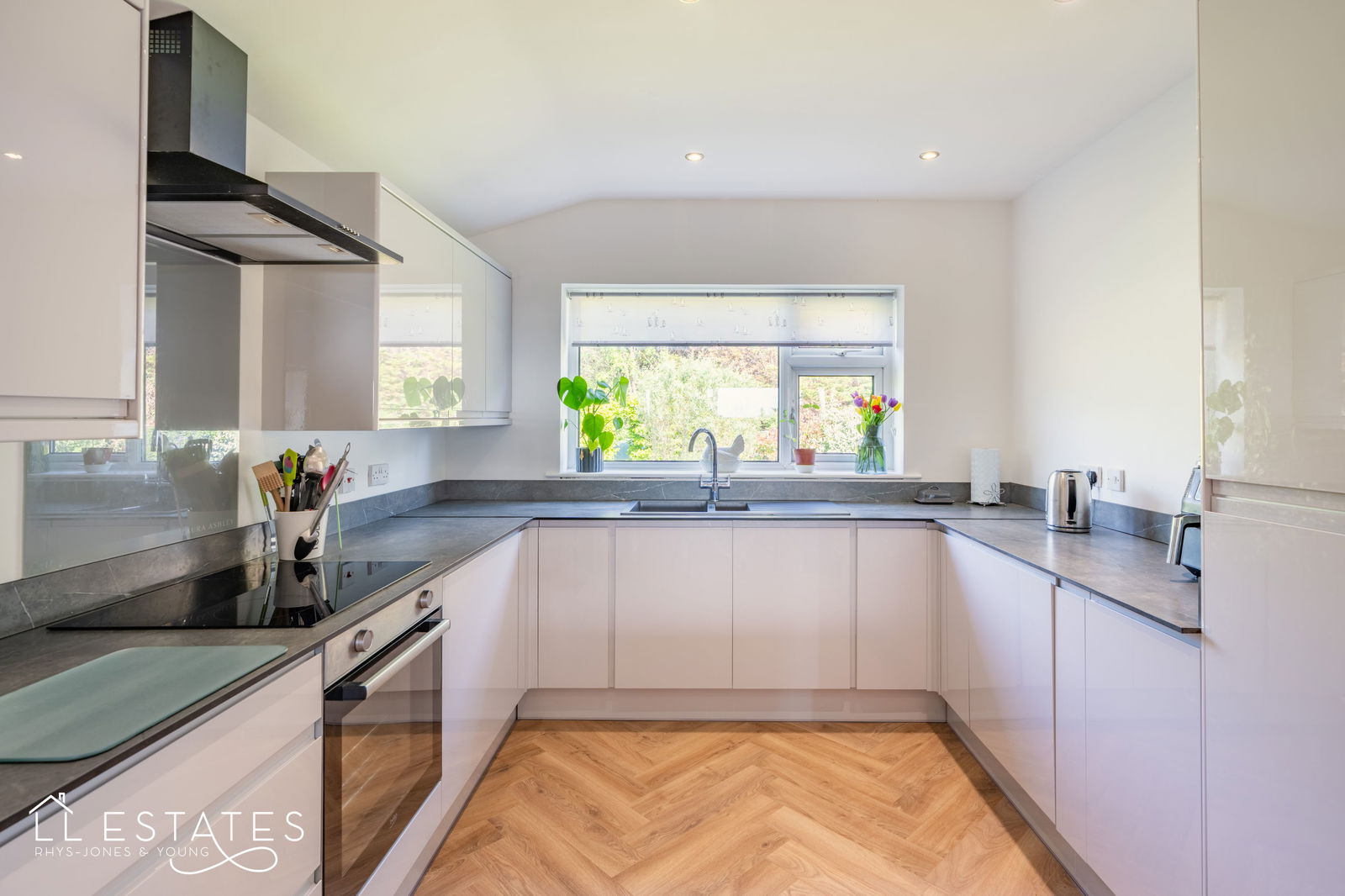 4 bed detached house for sale in Clwyd Avenue, Dyserth 4