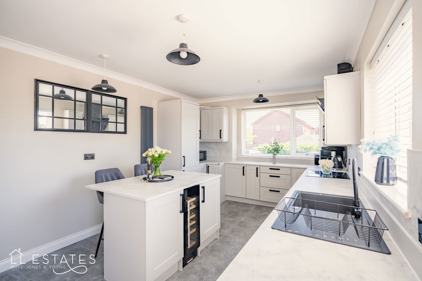 3 bed semi-detached bungalow for sale in Ffordd Anwyl, Rhyl  - Property Image 2
