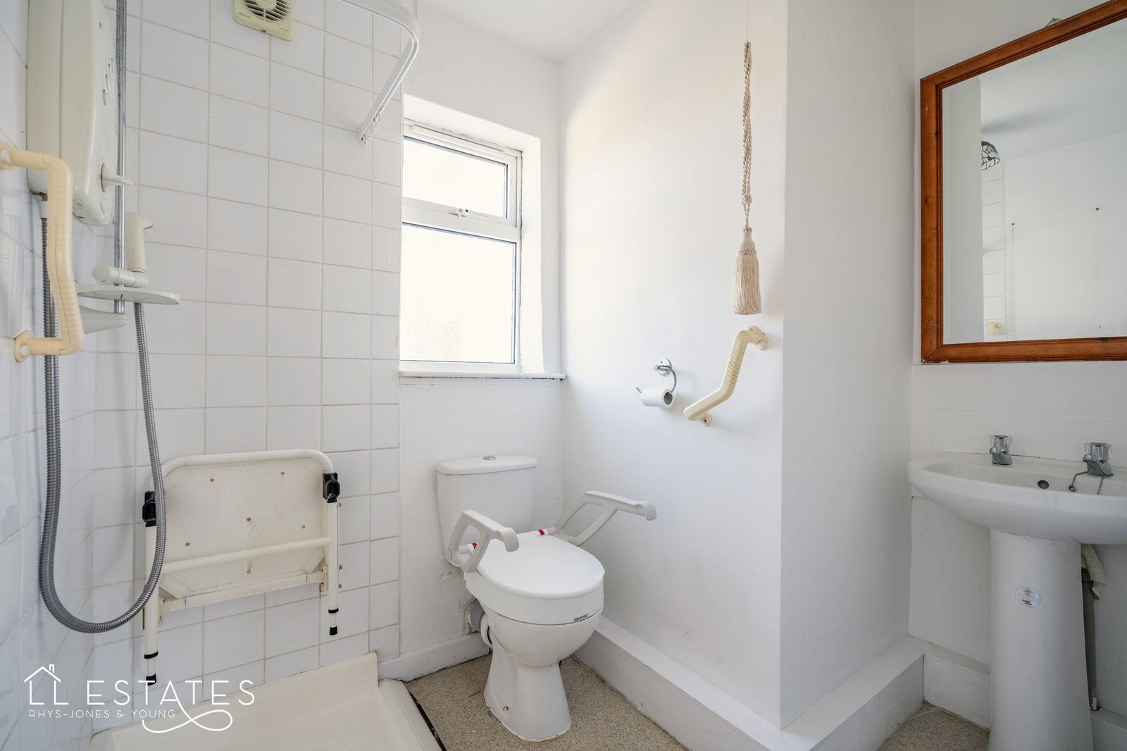 2 bed bungalow for sale in Aled Gardens, Rhyl  - Property Image 8