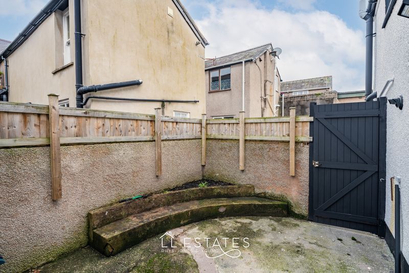 3 bed semi-detached house to rent in Brookes Street, Llandudno 7