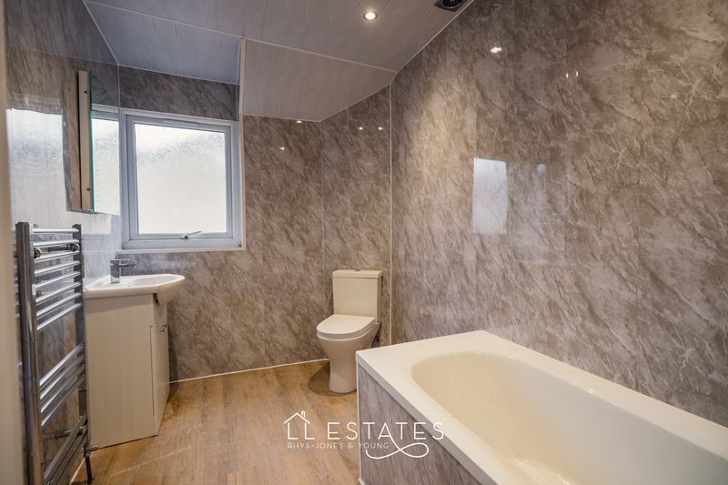 3 bed semi-detached house to rent in Brookes Street, Llandudno 6