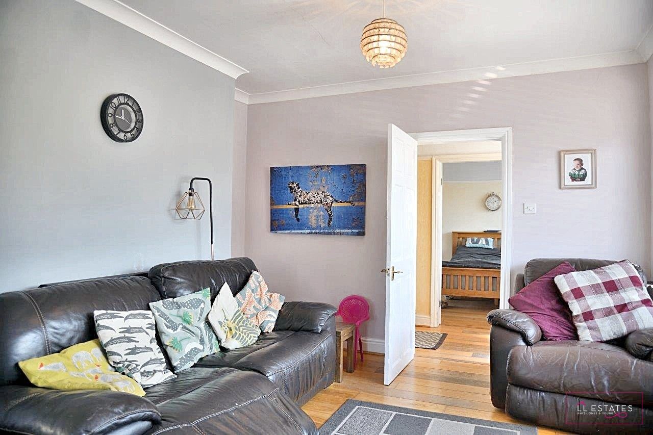 3 bed bungalow for sale in Fairview Crescent, Prestatyn  - Property Image 2